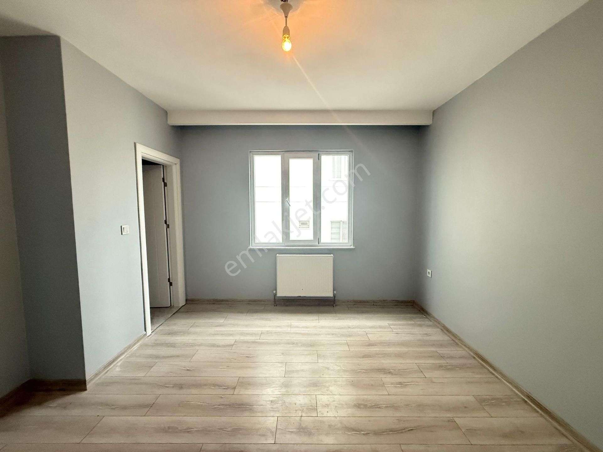 Akyüz Gayrimenkul Den; Merkezı Konumda Iskanlı,kombılı ,çıft Banyolu Satılık 3+1 Daire - Görsel 18