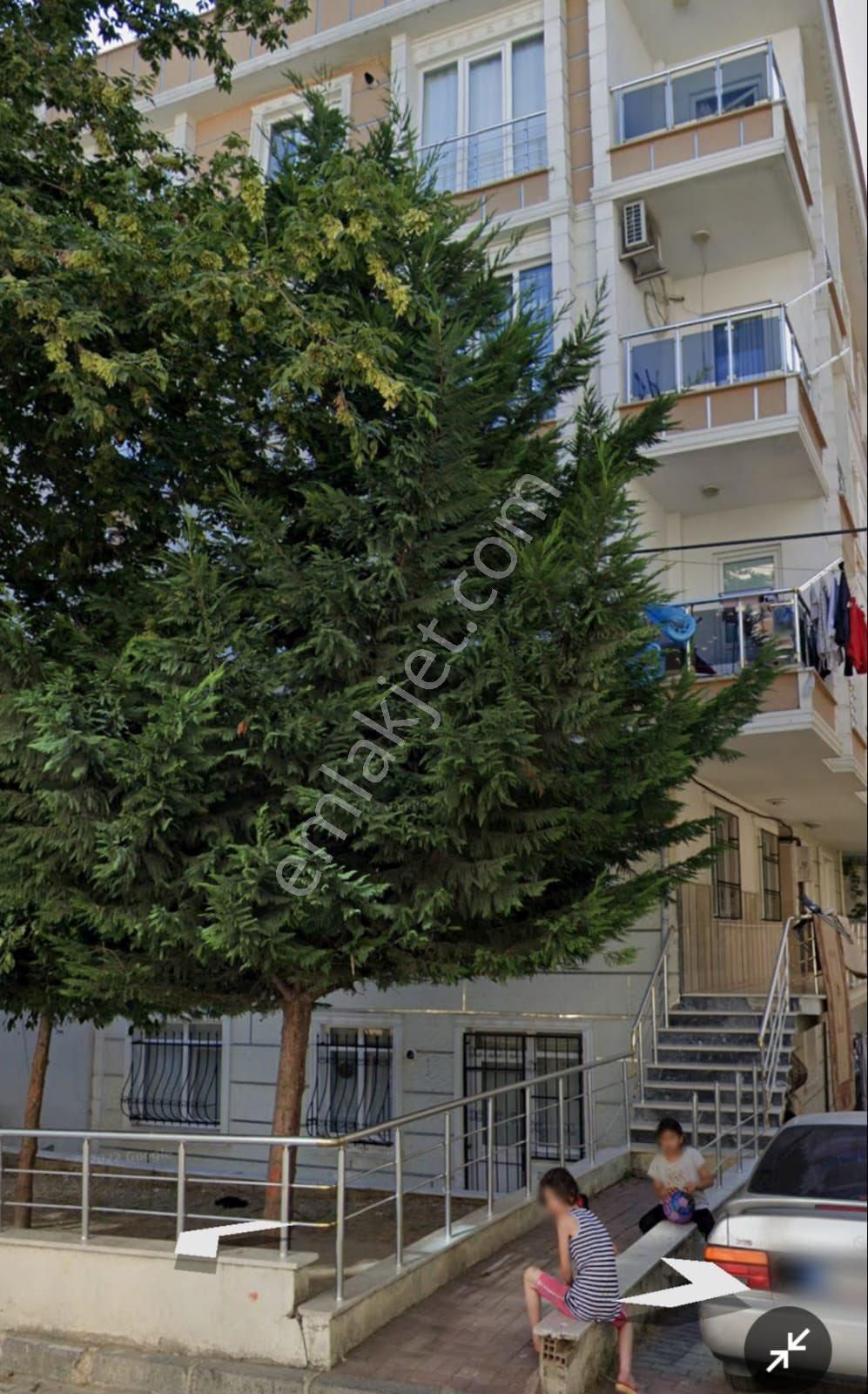 Beylikdüzü Yakupluda 2+1 Ön Cephe Satılık Bahçekatı Daire