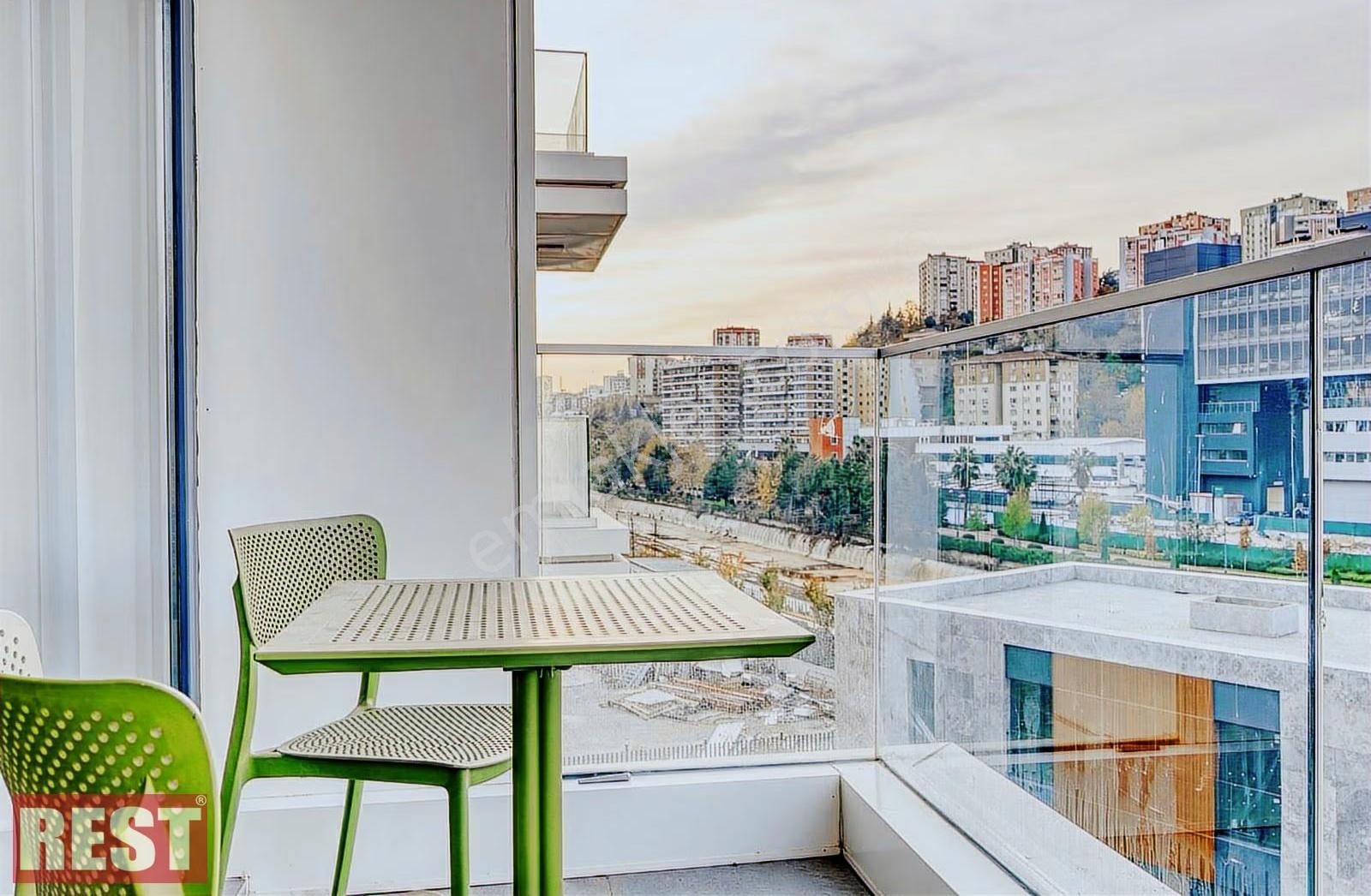 Seba Center Da Sıfır Tasarım Eşyalı Balkonlu Kiralık Daire - Görsel 2