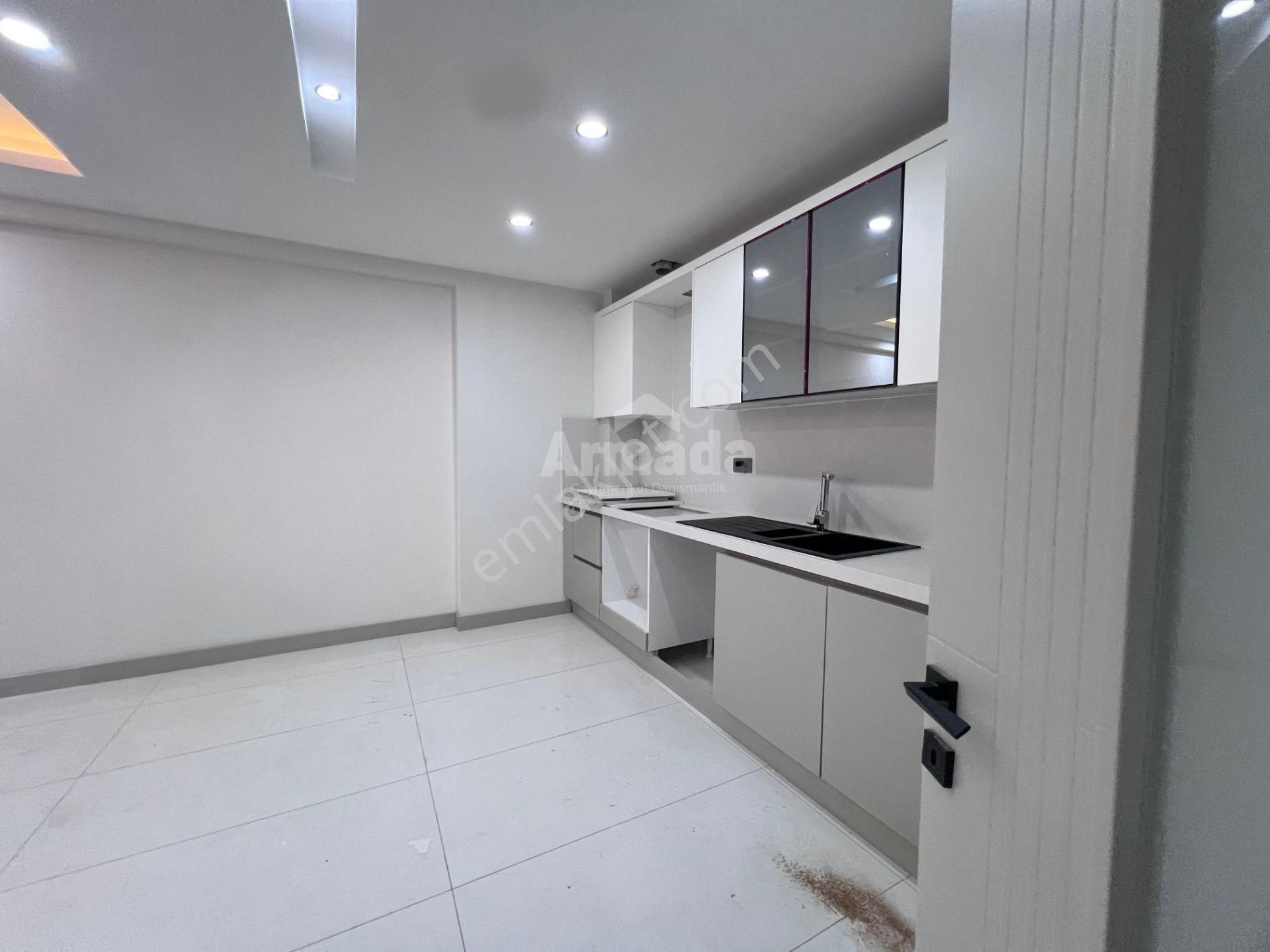 Kuşadası Değirmenderede Modern Site İçerisinde Bahçe Katı Daire - Görsel 8