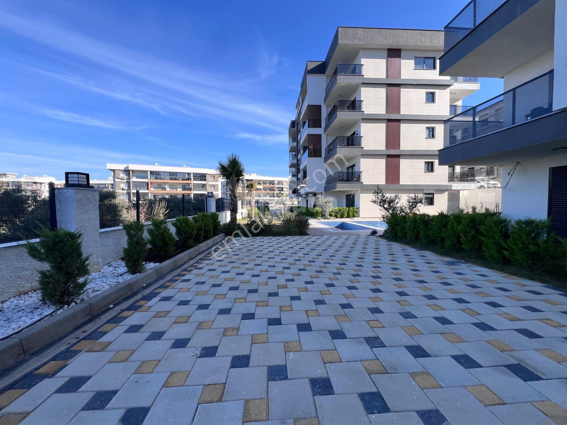 Kuşadası Değirmenderede Modern Site İçerisinde Bahçe Katı Daire - Görsel 4