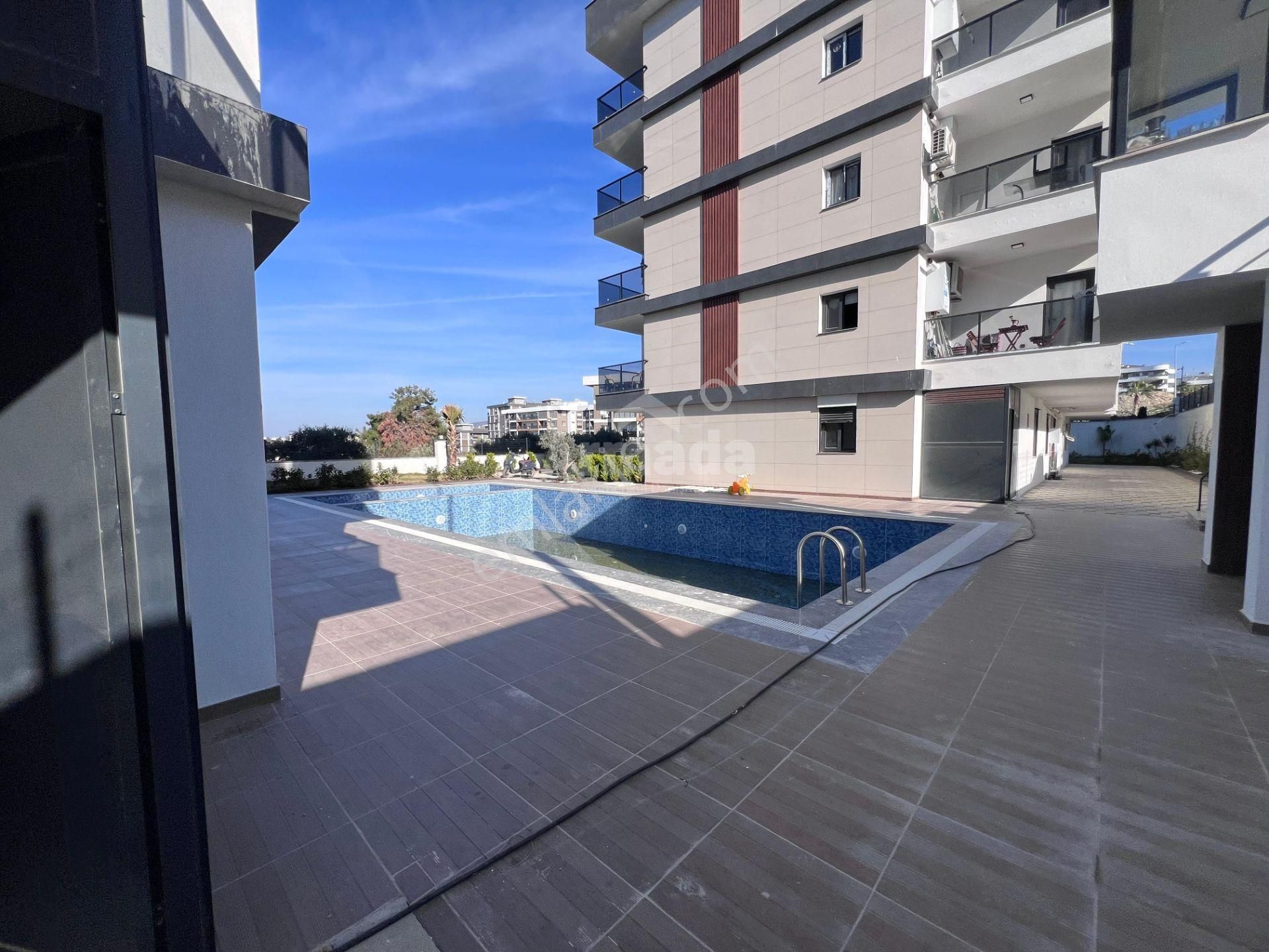 Kuşadası Değirmenderede Modern Site İçerisinde Bahçe Katı Daire - Görsel 33