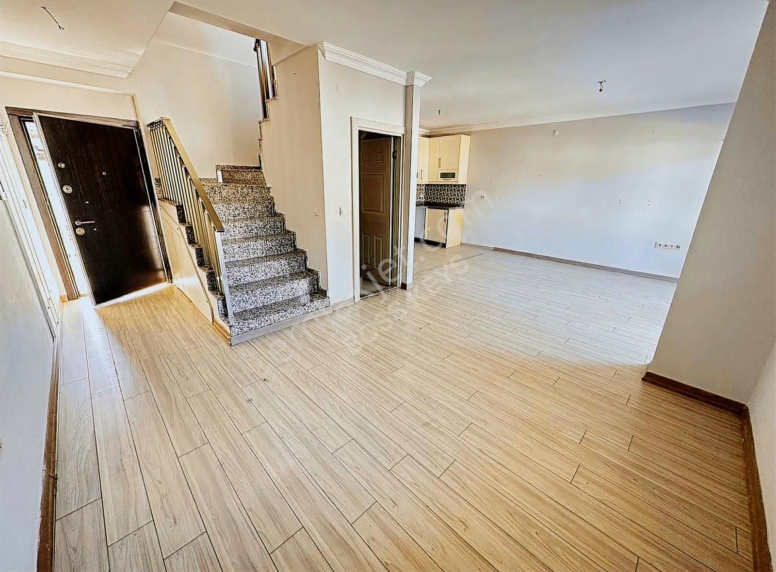 İçmeler'de Kiralık 2+1 Dubleks Daire Denize 250m - Görsel 5