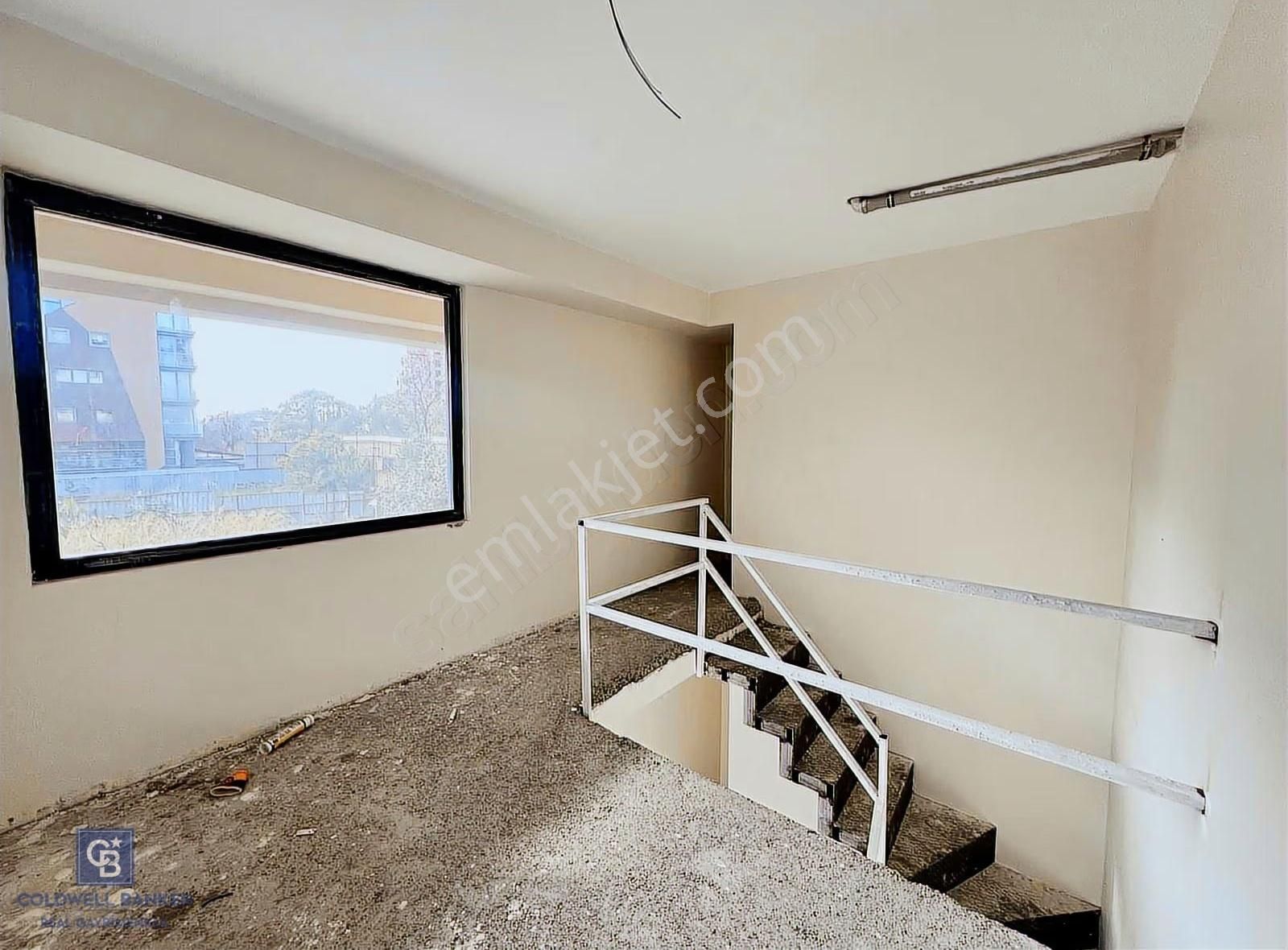 Acıbadem Caddesi Üzerinde Sıfır Bina İskanlı Boş Satılık Dükkan - Görsel 13