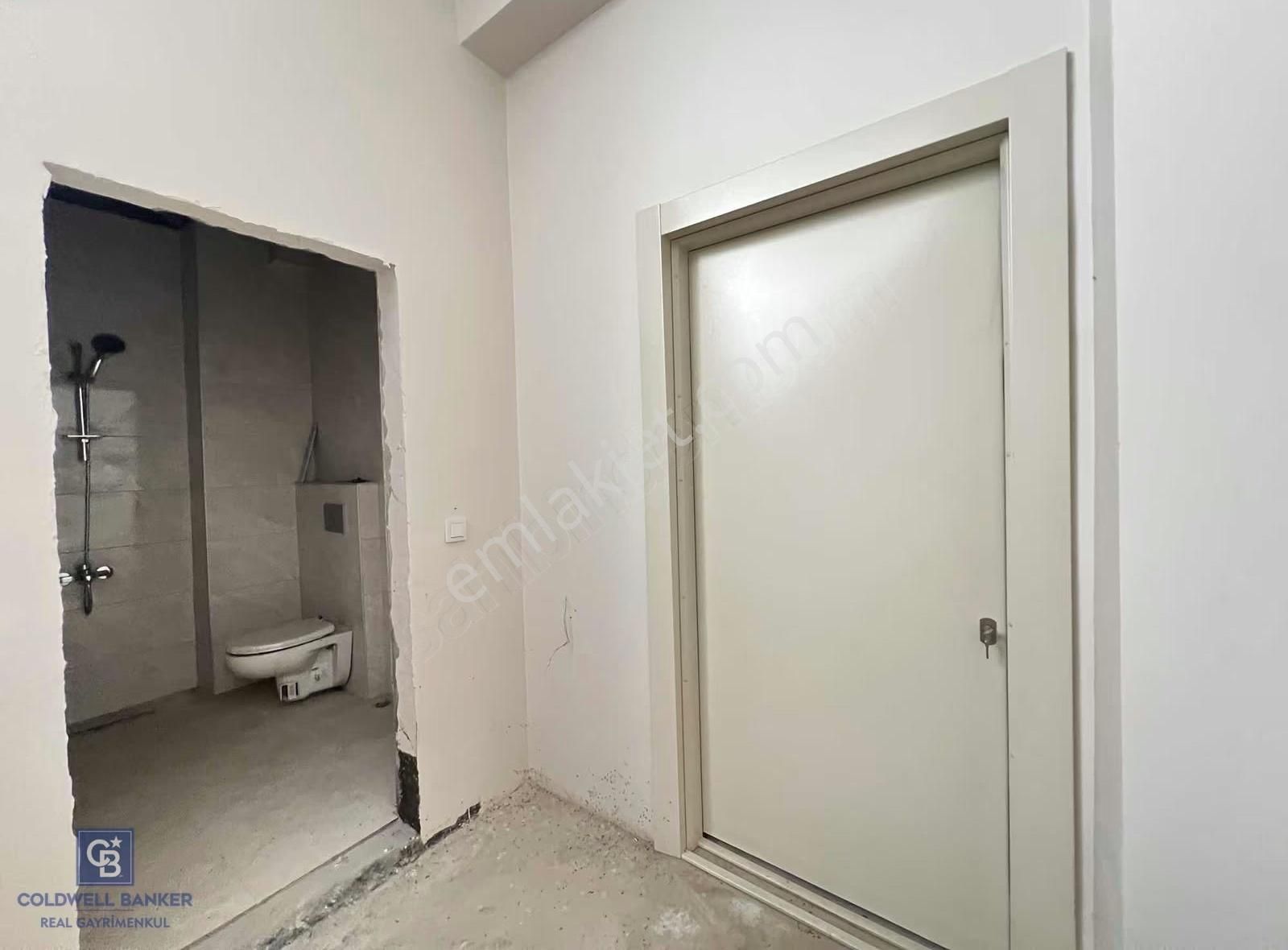 Acıbadem Caddesi Üzerinde Sıfır Bina İskanlı Boş Satılık Dükkan - Görsel 7