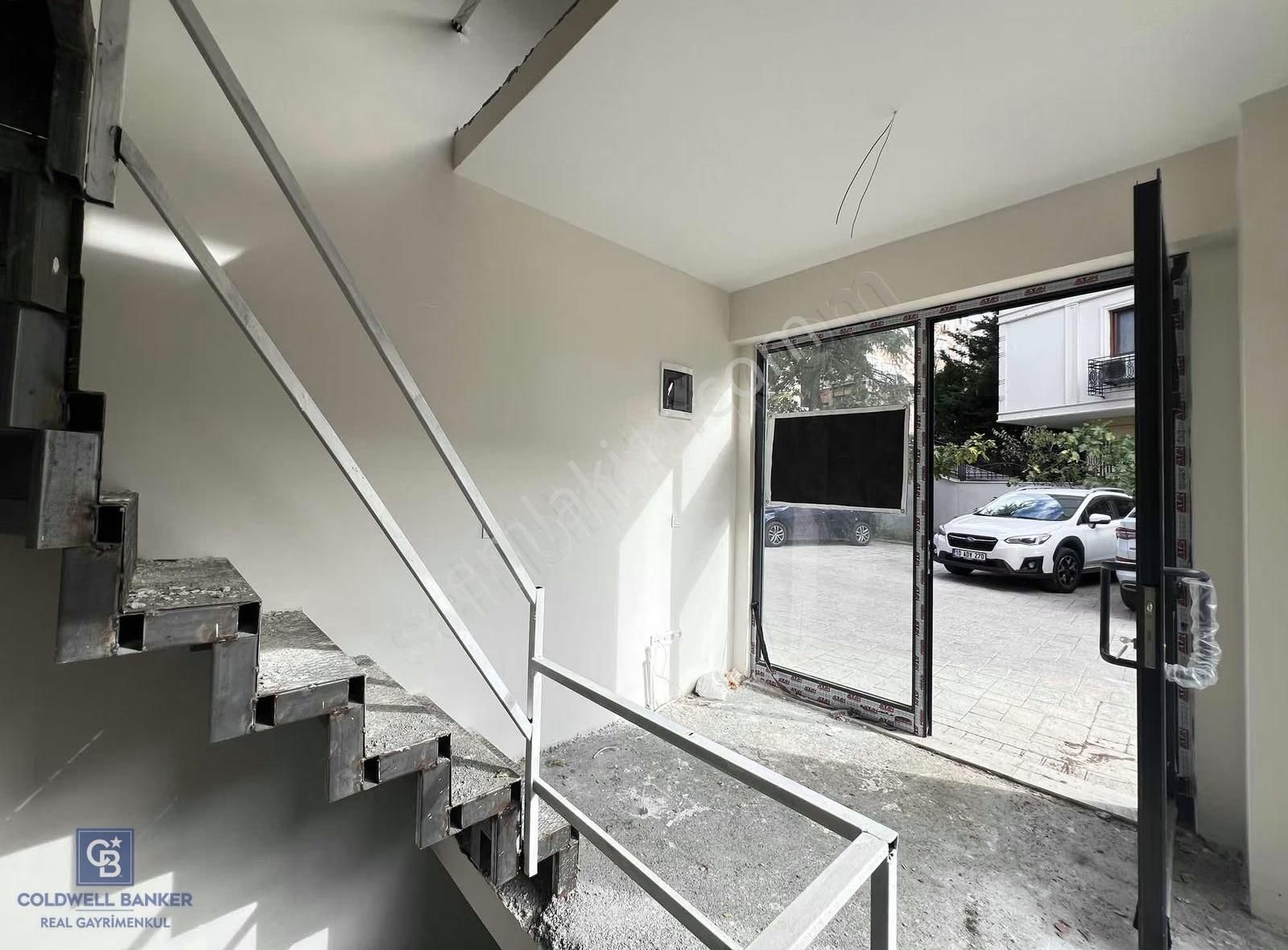 Acıbadem Caddesi Üzerinde Sıfır Bina İskanlı Boş Satılık Dükkan - Görsel 14