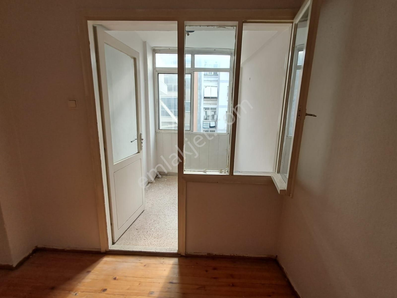 Kiralık İzmir Karşıyaka Bahçelievler Cevdet Bilsay Cad.üzeri 3+1 Daire - Görsel 7