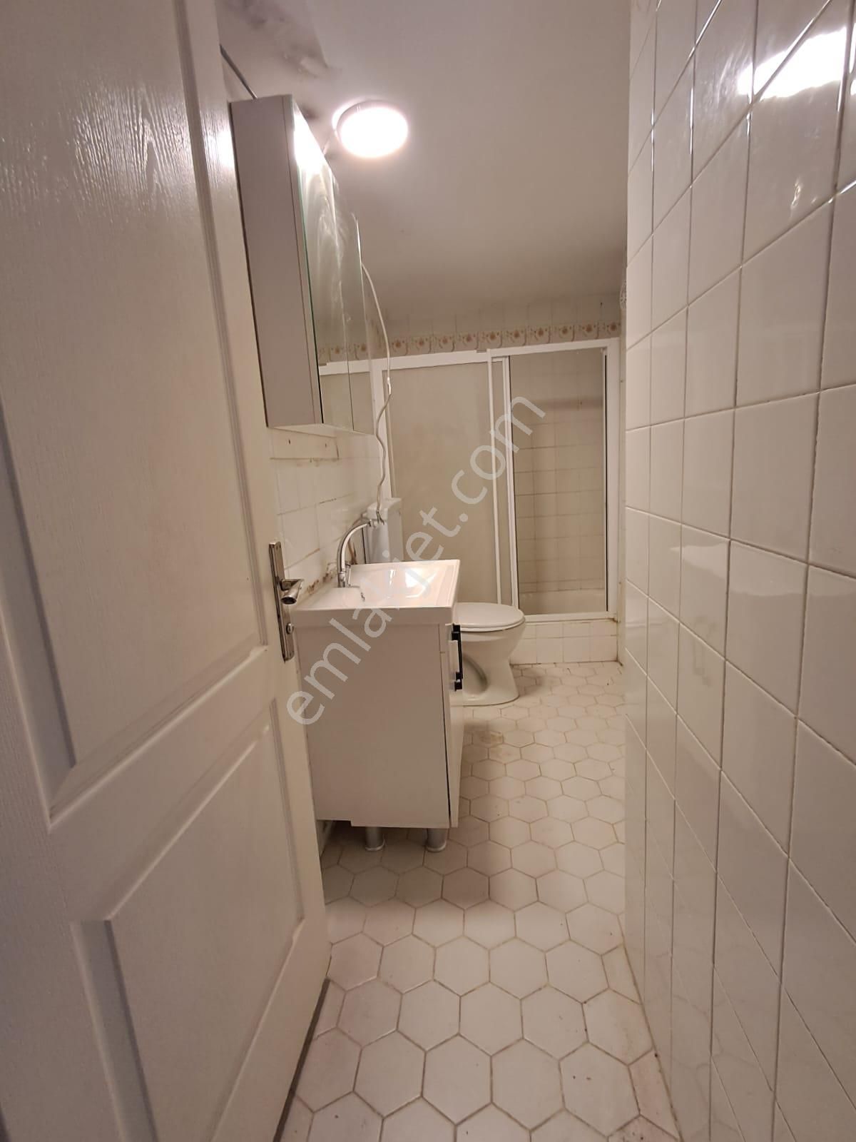 Kiralık İzmir Karşıyaka Bahçelievler Cevdet Bilsay Cad.üzeri 3+1 Daire - Görsel 2