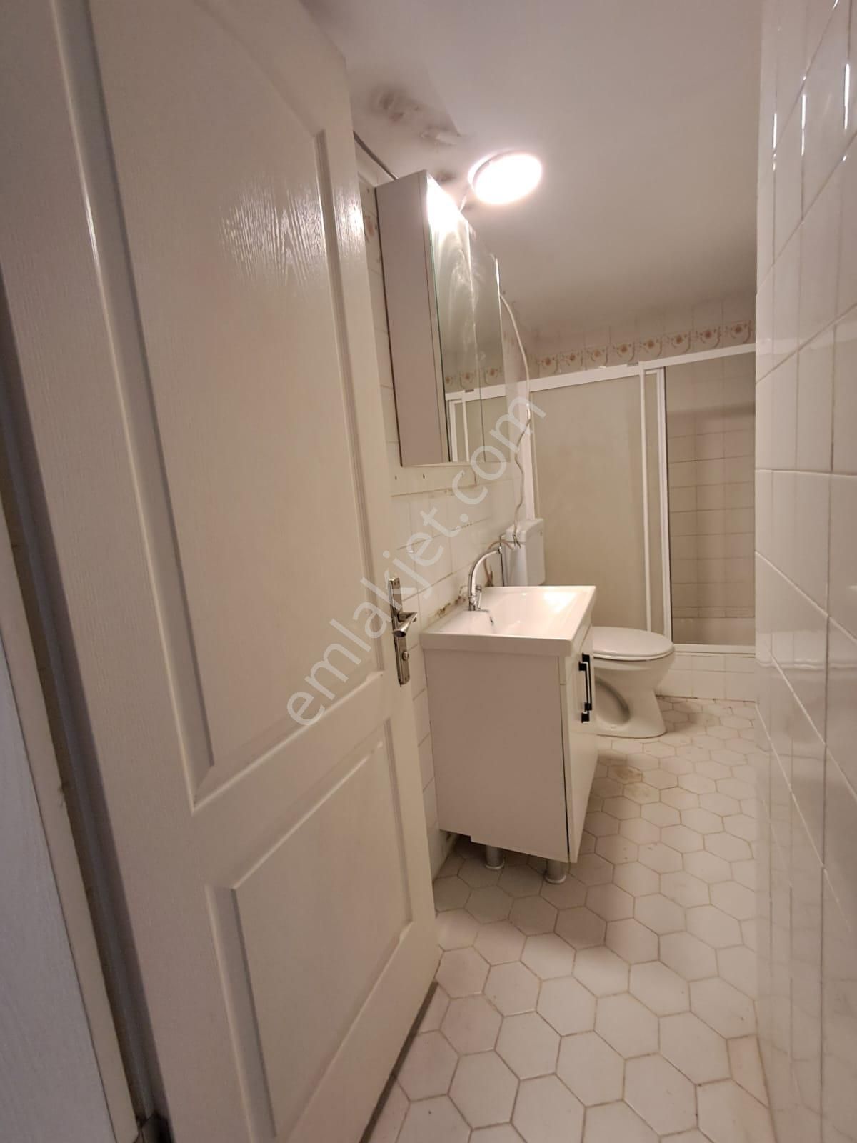 Kiralık İzmir Karşıyaka Bahçelievler Cevdet Bilsay Cad.üzeri 3+1 Daire - Görsel 5