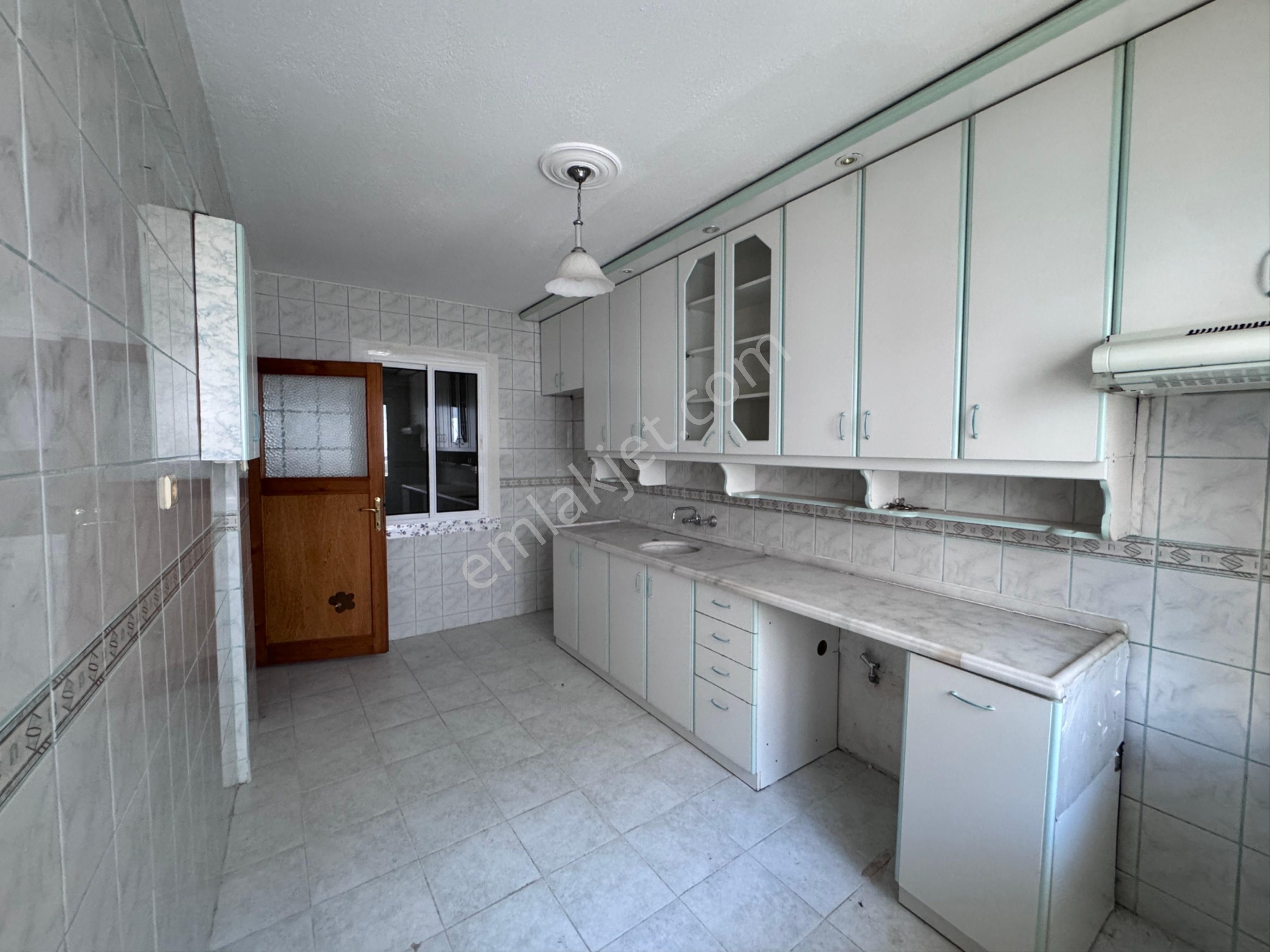 Gümüşpalada Merkeze Yakın 3 Katlı Satılık Komple Bina - Görsel 13