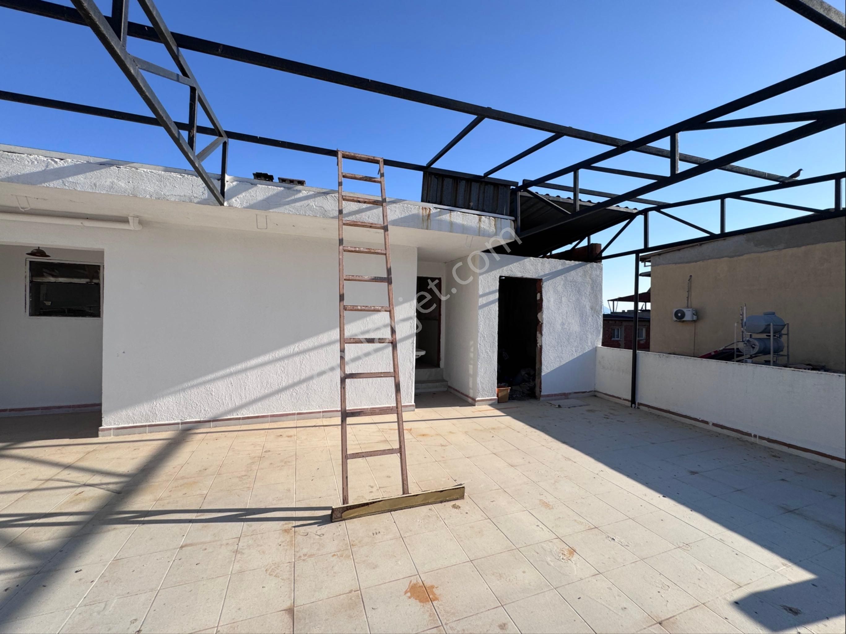 Gümüşpalada Merkeze Yakın 3 Katlı Satılık Komple Bina - Görsel 24