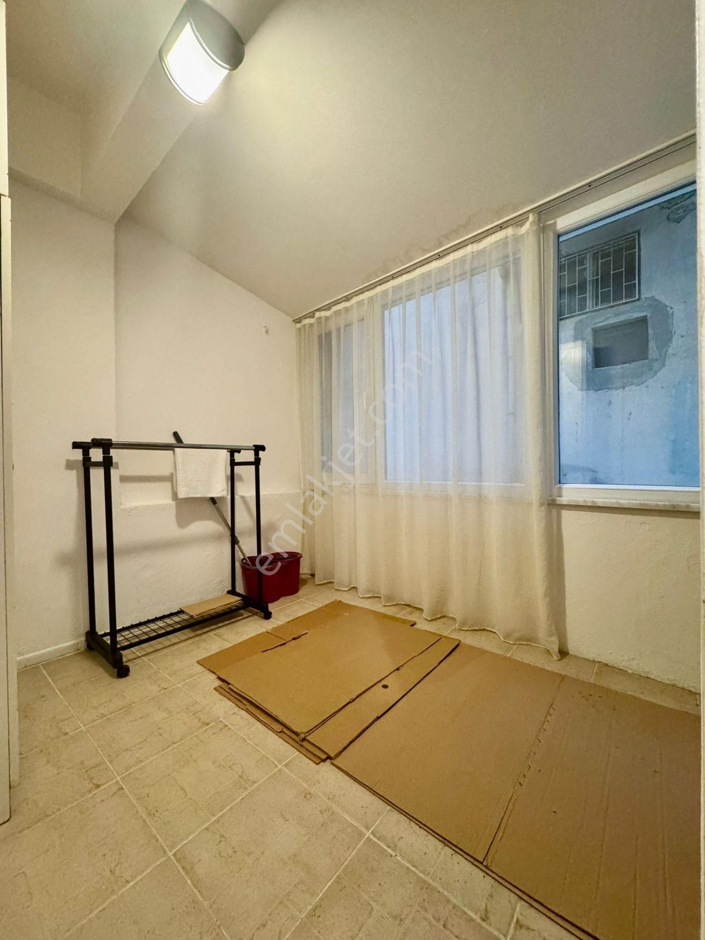 Maltepe Sahilde İçi Yenilenmiş Ara Kat Lüx 2+1 Daire - Görsel 32