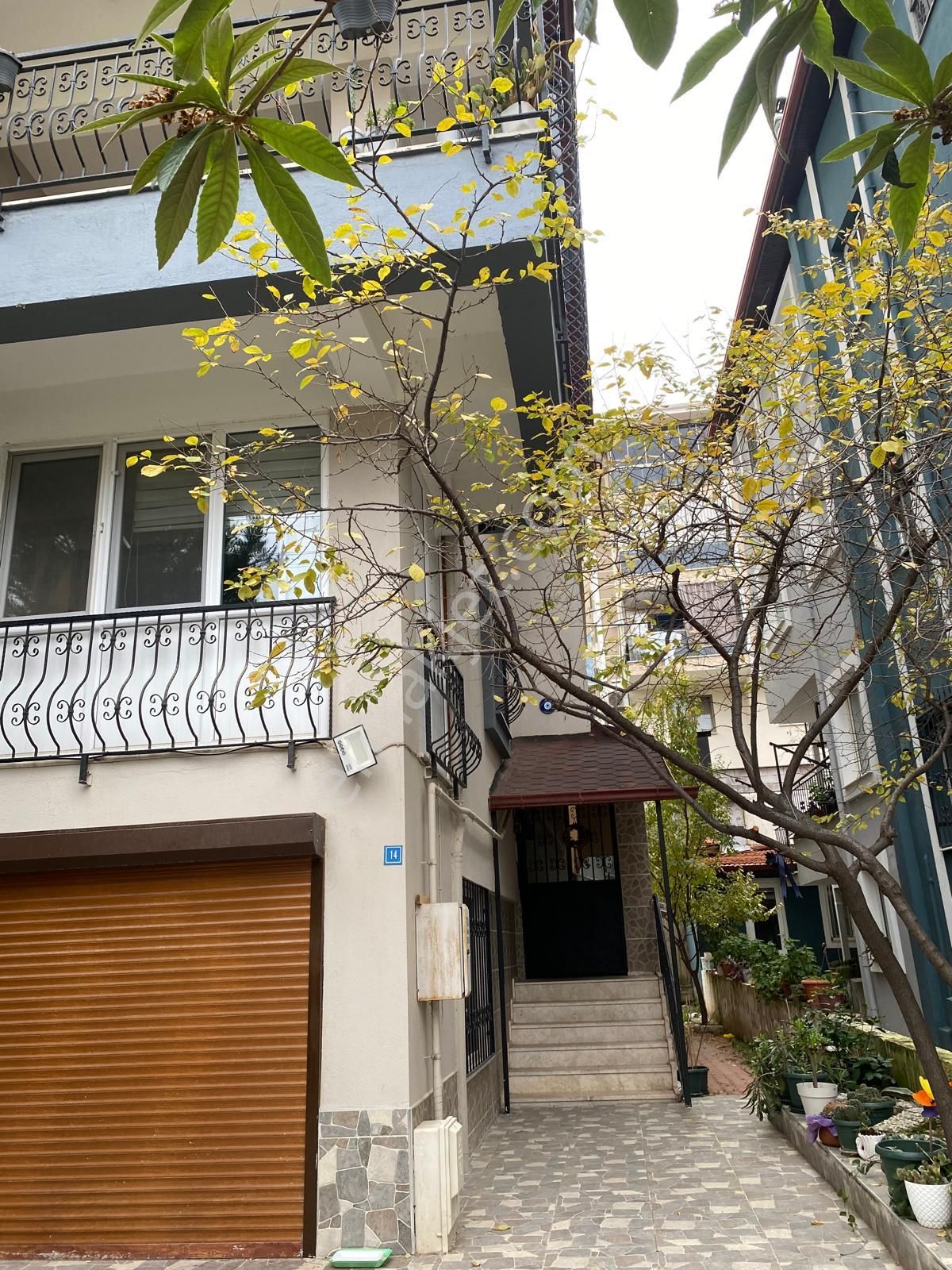 Bağbaşında 272 M2 Arsa İçinde 4 Katlı Satılık Komple Bina - Görsel 3