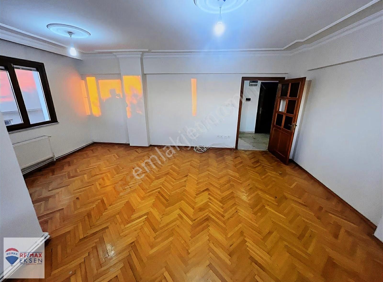 Üsküdar Mimar Sinanda Jakuzili Çift Balkonlu 3+1 Kiralık Daire - Görsel 9