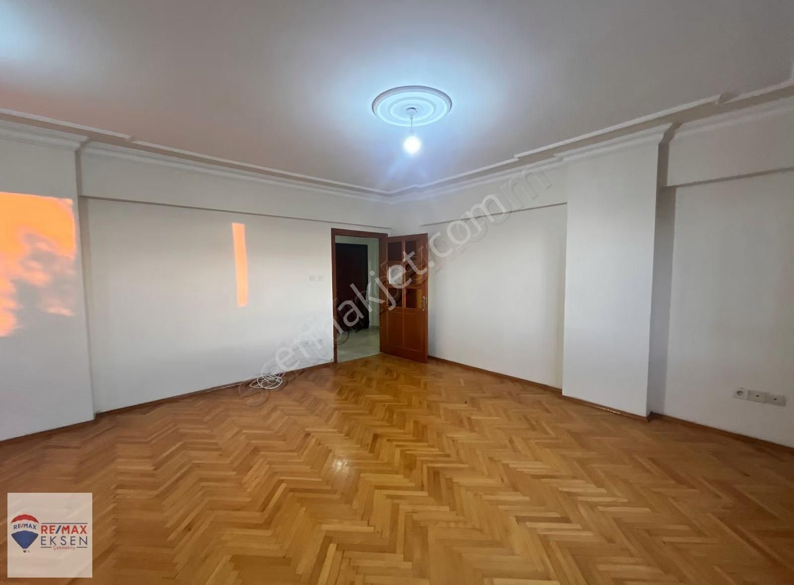 Üsküdar Mimar Sinanda Jakuzili Çift Balkonlu 3+1 Kiralık Daire - Görsel 10