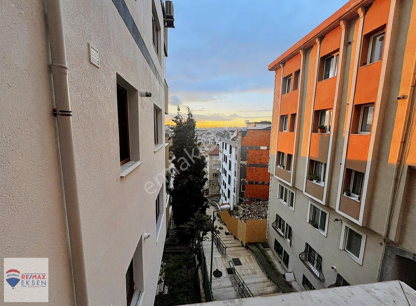 Üsküdar Mimar Sinanda Jakuzili Çift Balkonlu 3+1 Kiralık Daire - Görsel 14