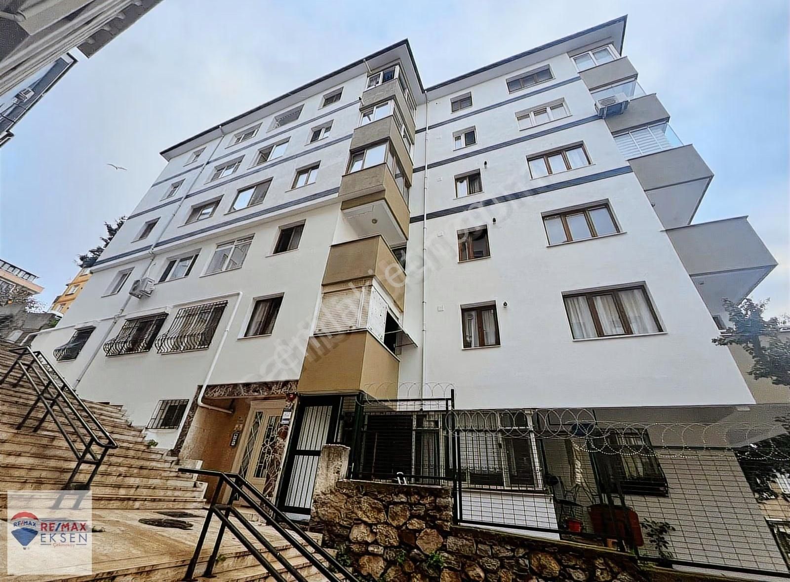 Üsküdar Mimar Sinanda Jakuzili Çift Balkonlu 3+1 Kiralık Daire - Görsel 32