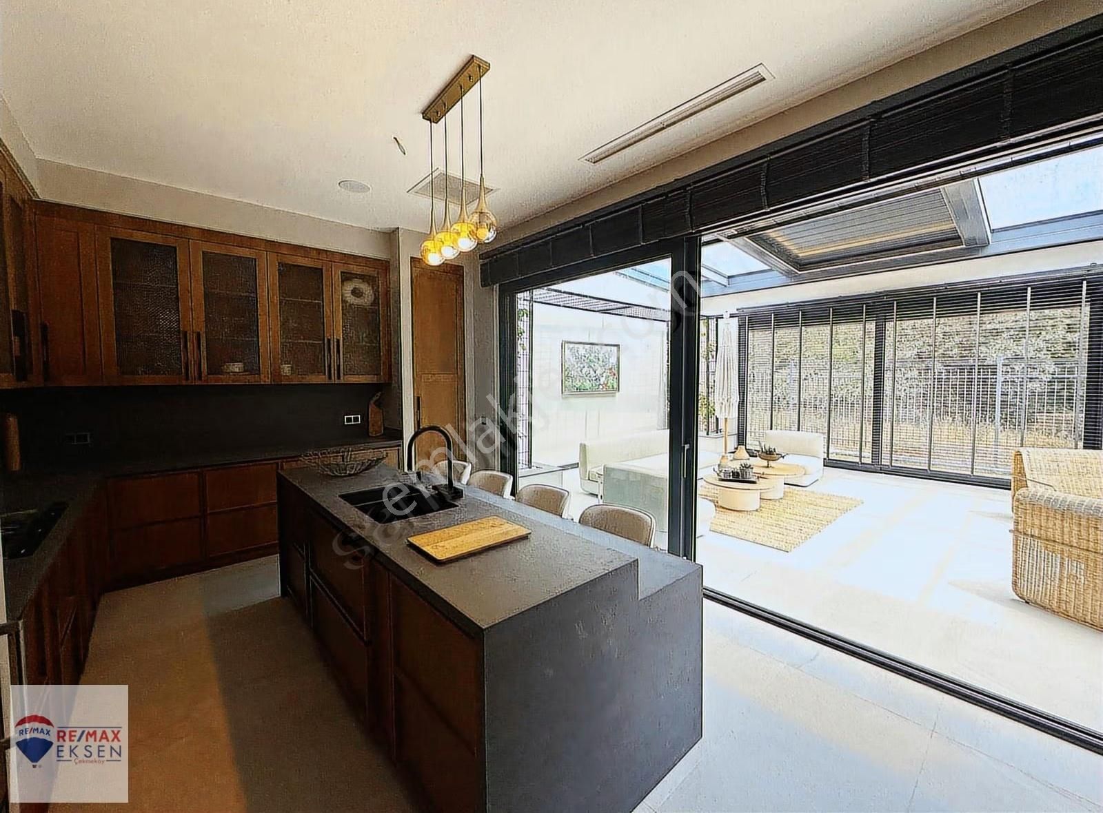 777 Ömerli, Çekmeköy'de Doğanın İçinde Satılık Lüks Villa 12+1 - Görsel 13