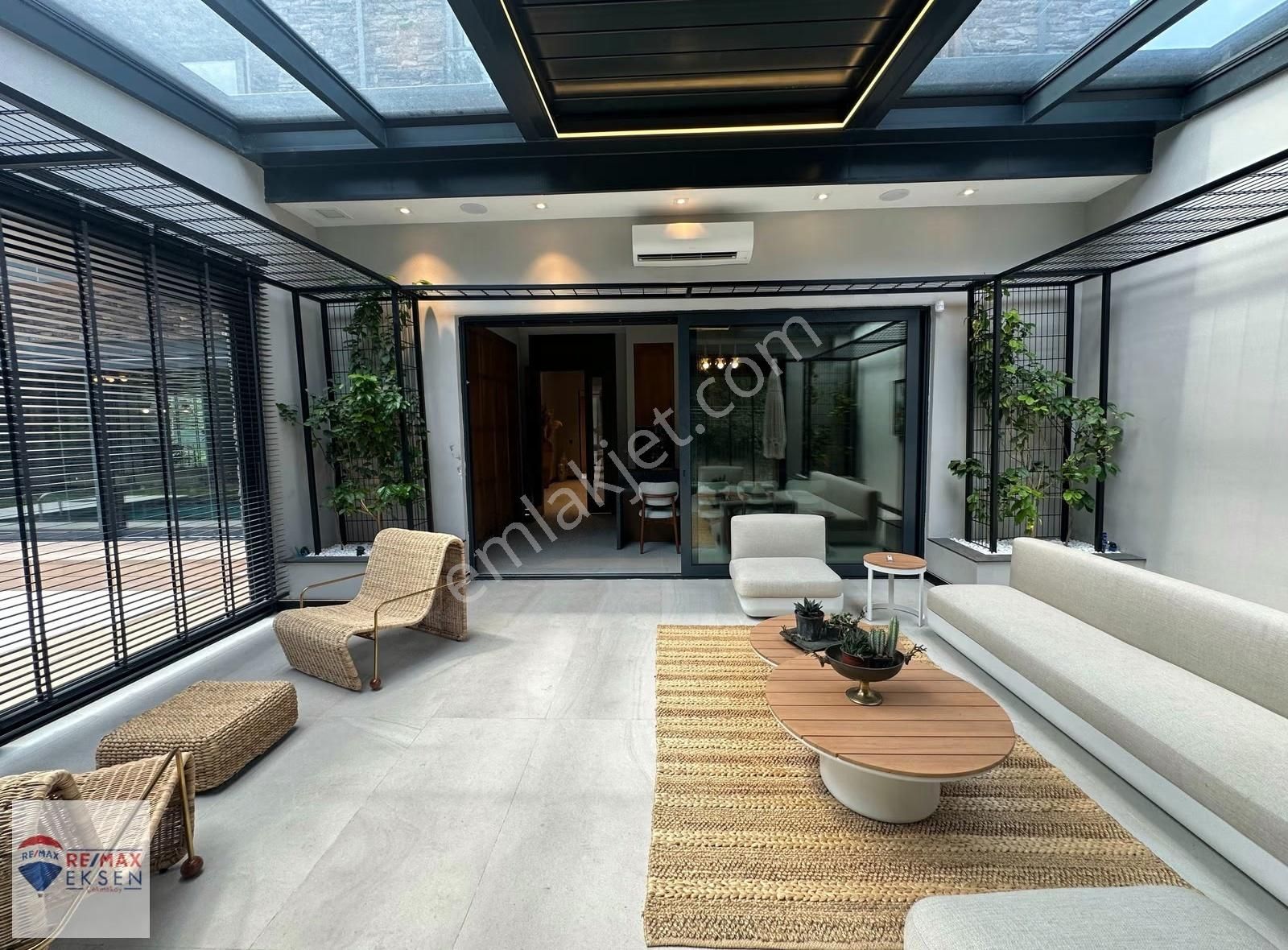 777 Ömerli, Çekmeköy'de Doğanın İçinde Satılık Lüks Villa 12+1 - Görsel 21