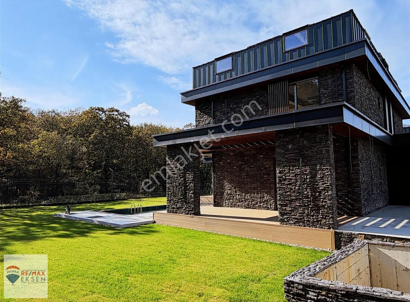 777 Ömerli, Çekmeköy'de Doğanın İçinde Satılık Lüks Villa 12+1 - Görsel 35