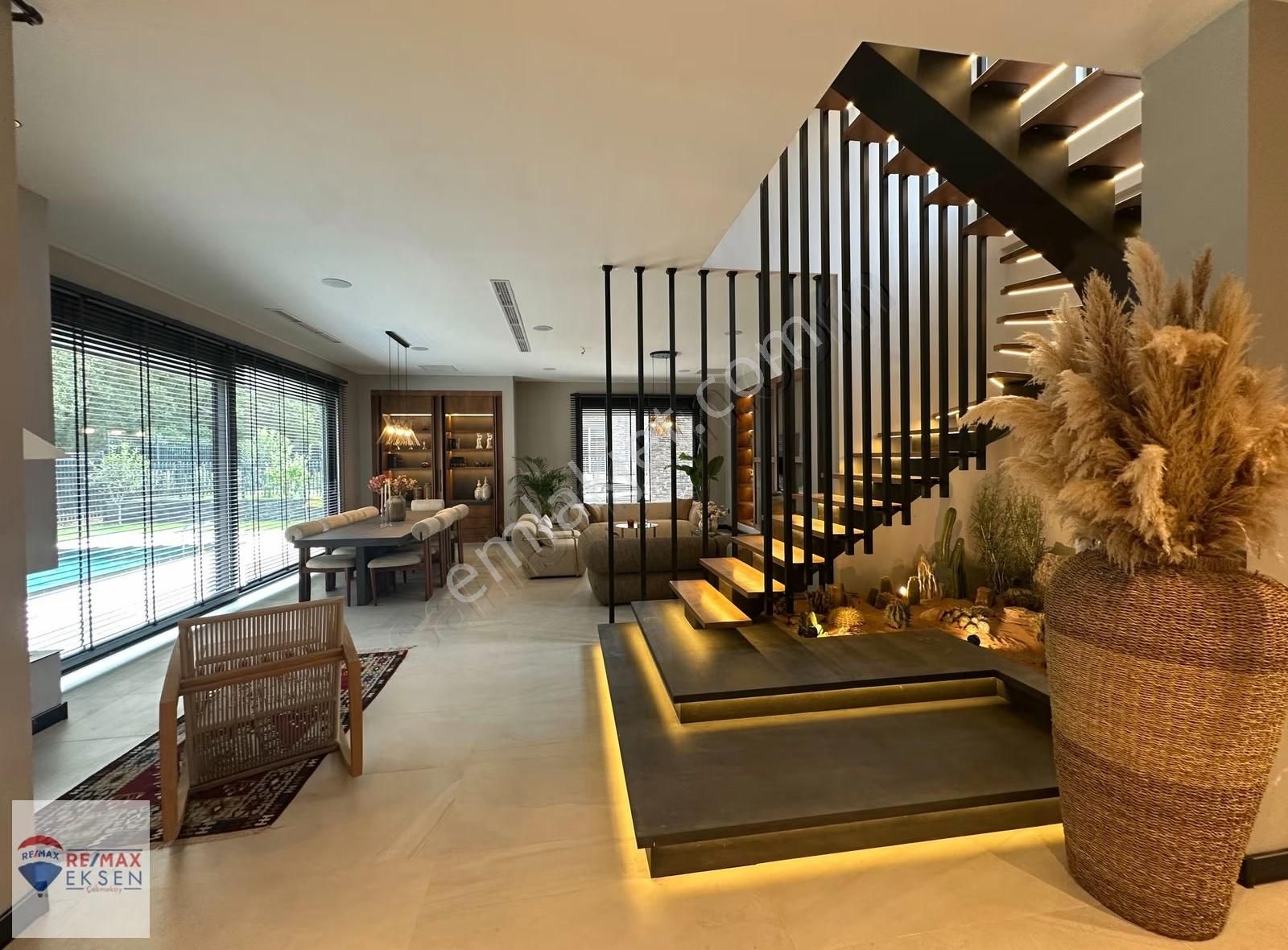 777 Ömerli, Çekmeköy'de Doğanın İçinde Satılık Lüks Villa 12+1 - Görsel 16