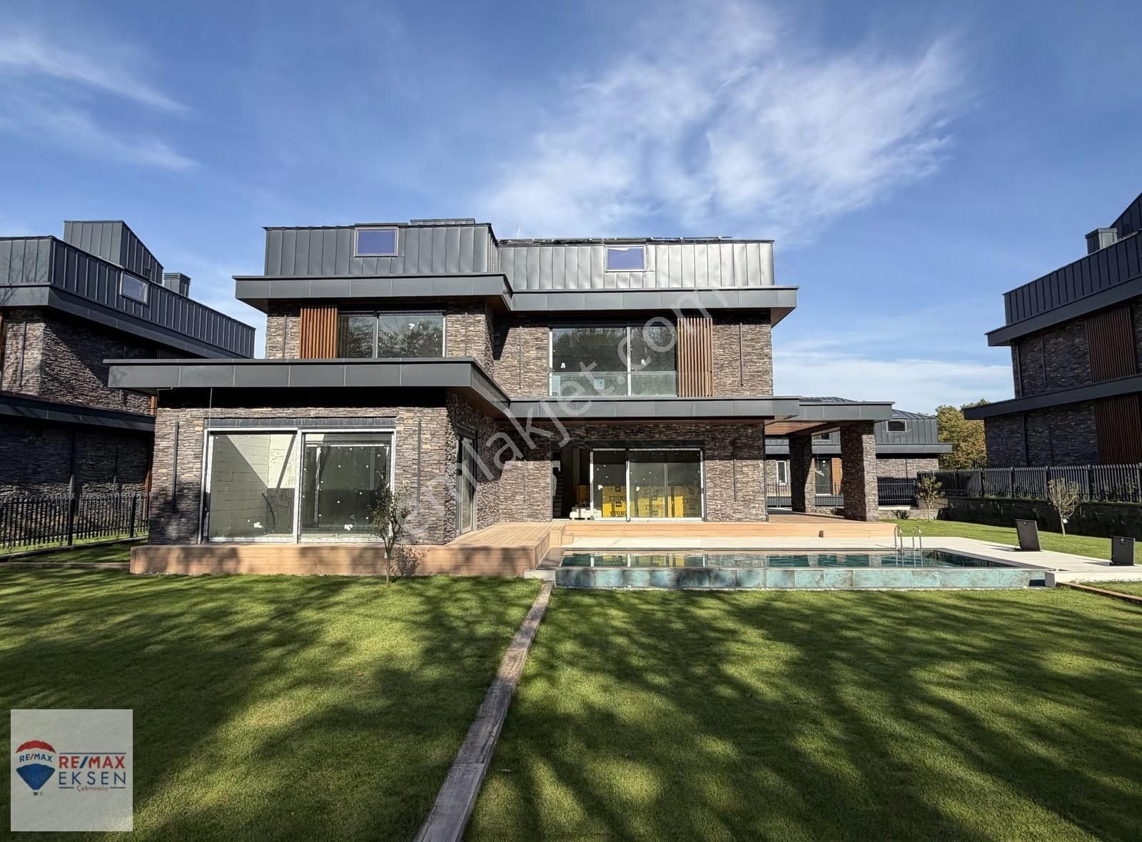 777 Ömerli, Çekmeköy'de Doğanın İçinde Satılık Lüks Villa 12+1 - Görsel 7