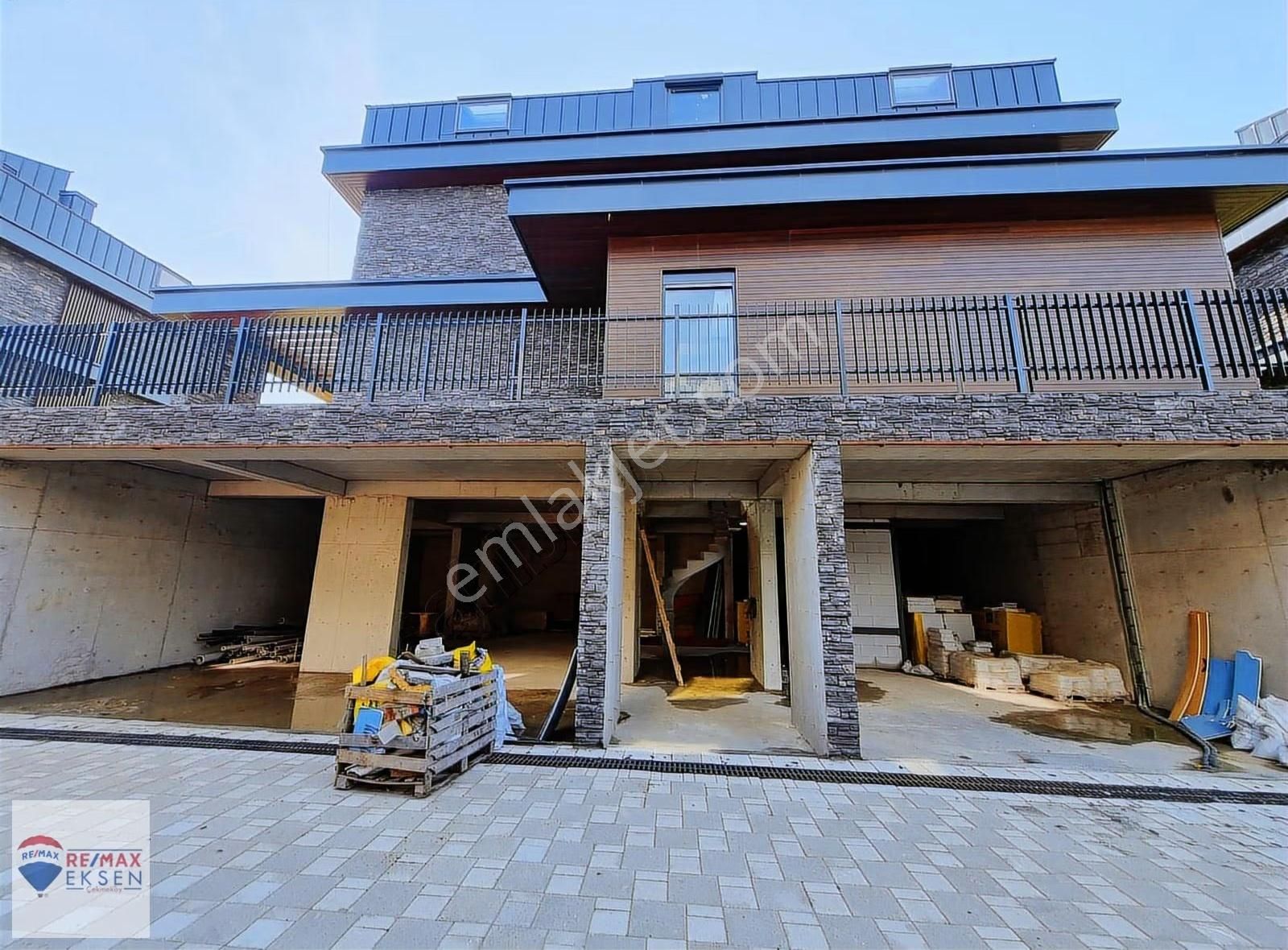 777 Ömerli, Çekmeköy'de Doğanın İçinde Satılık Lüks Villa 12+1 - Görsel 10