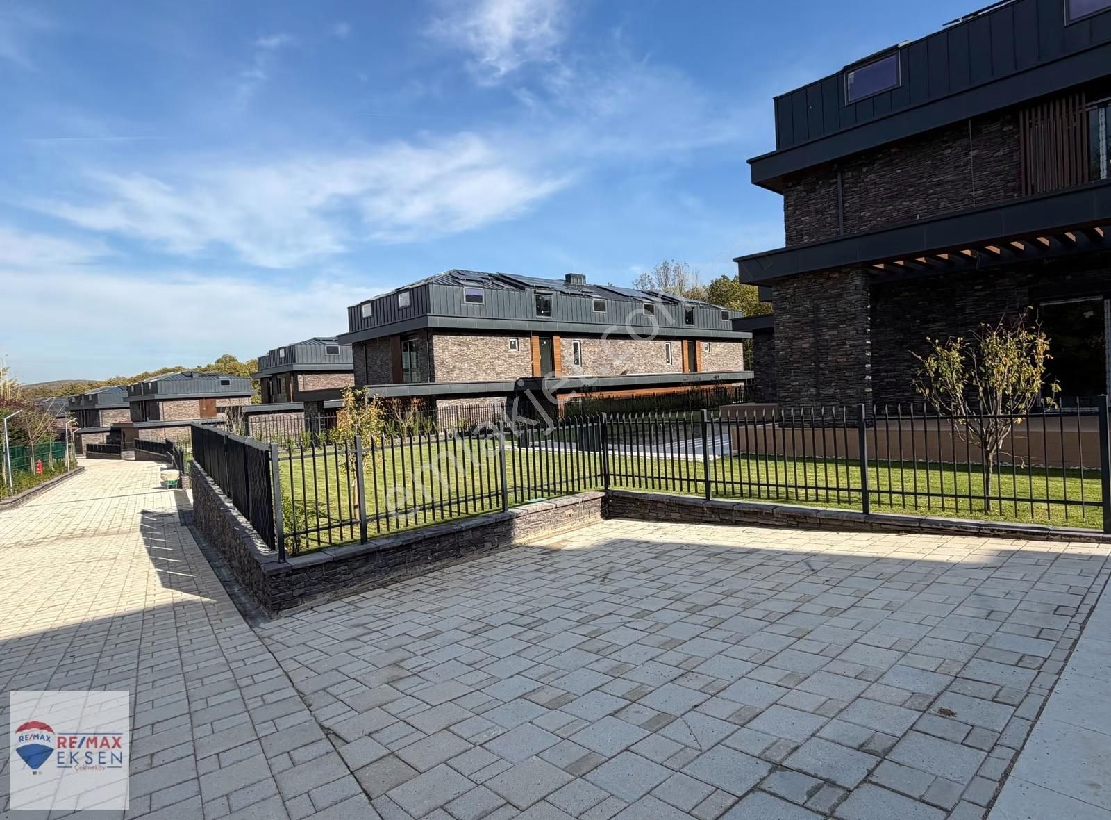 777 Ömerli, Çekmeköy'de Doğanın İçinde Satılık Lüks Villa 12+1 - Görsel 8