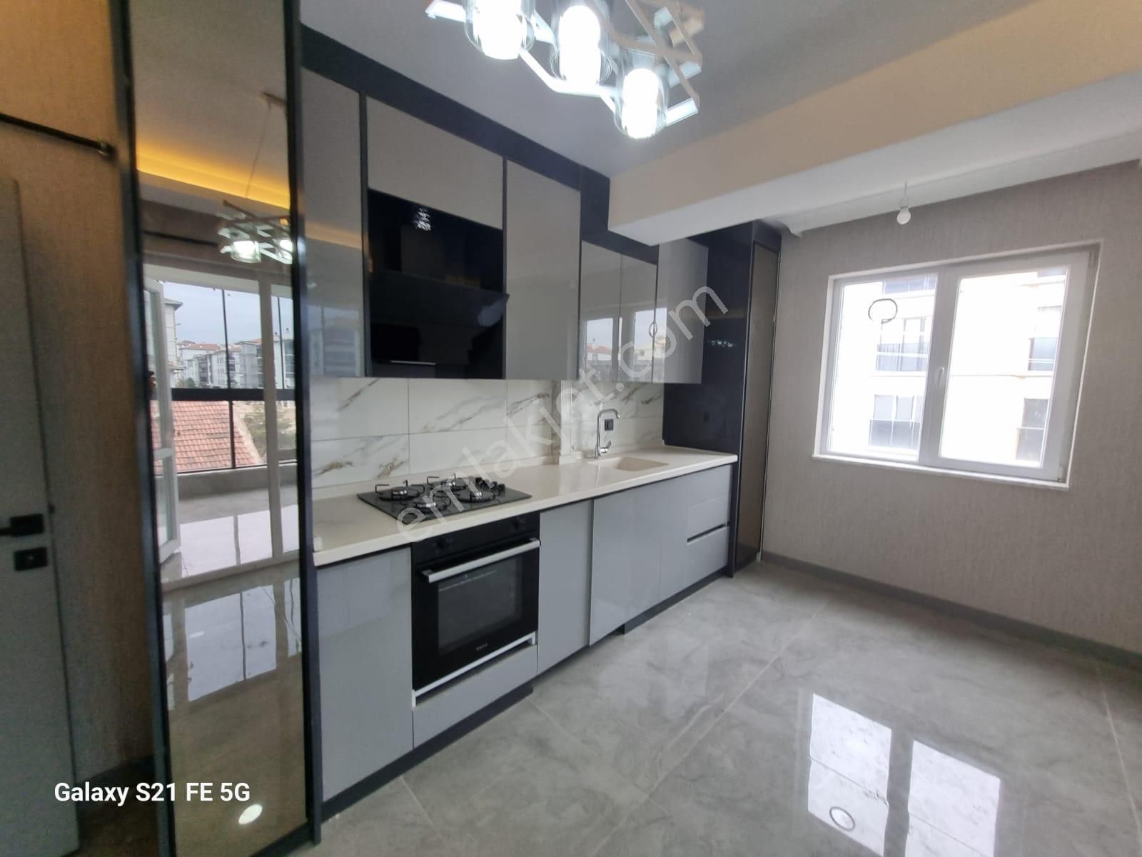 Demiröz'den M.kemalde Katta Güney-doğu Full Yapılı 3+1 Daire - Görsel 3