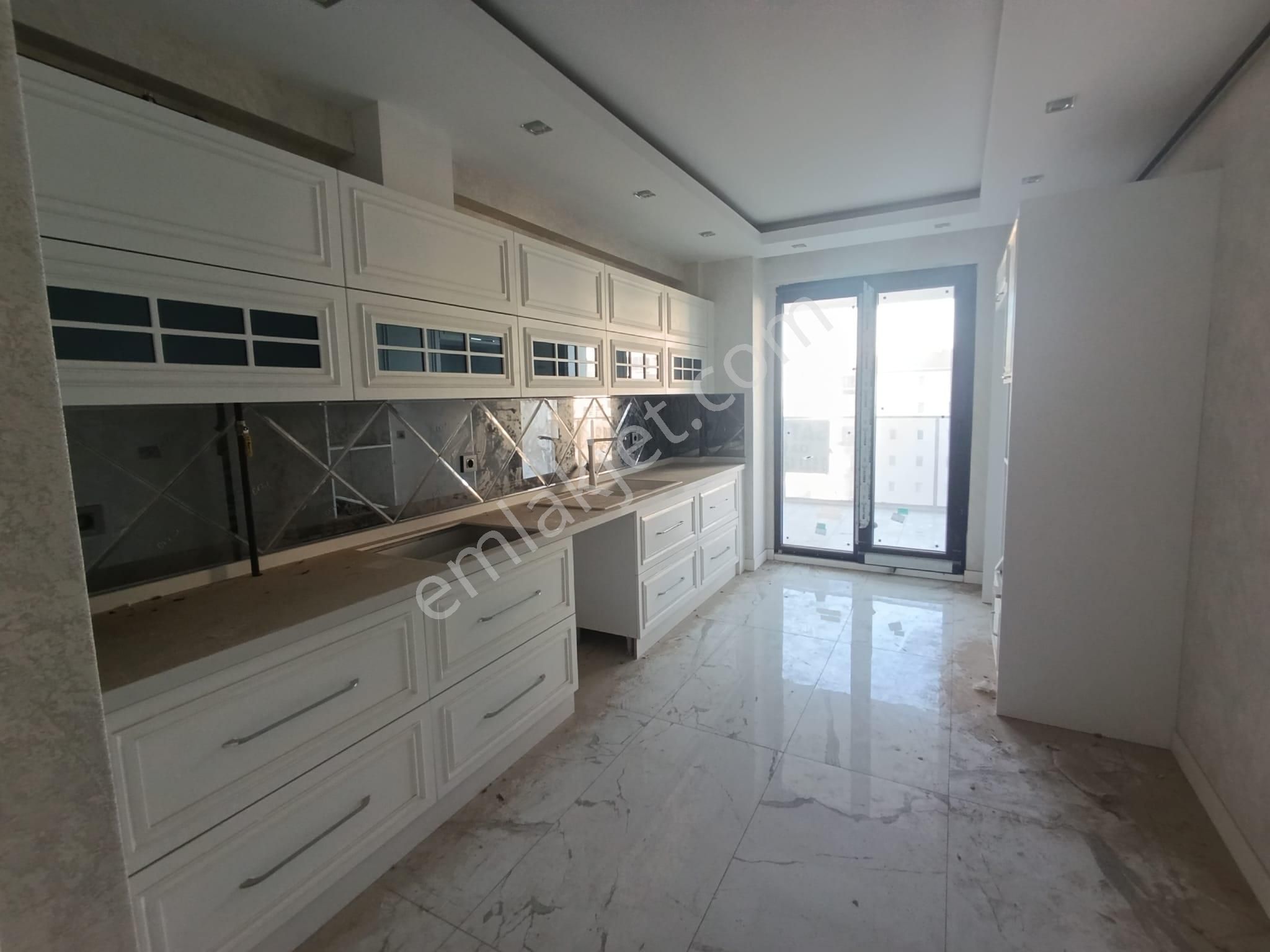 Blokyapı'dan Şemikler Havuzlu Güvenlikli Site İçi 3+1 Sıfır Daire