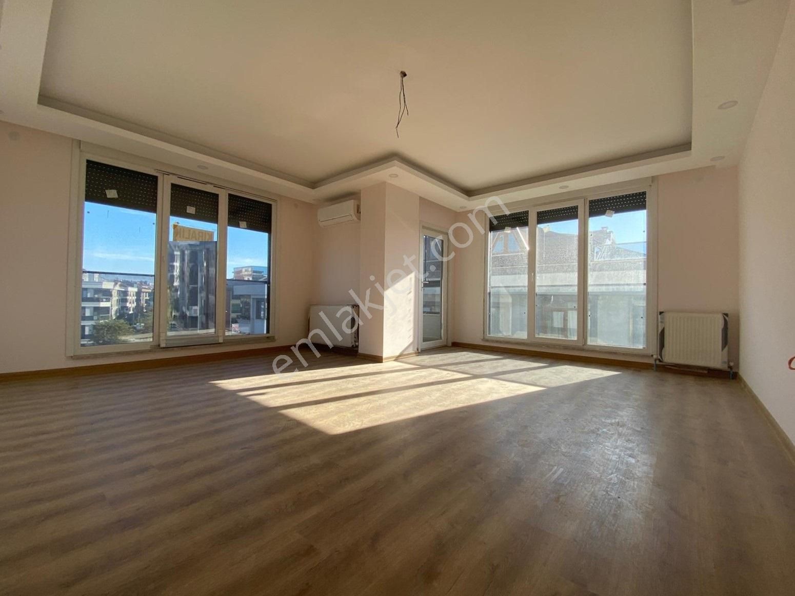 Aka Koleji Yakını Sıfır 4 .kat Kapalı Oto Parklı 3+1 - Görsel 15