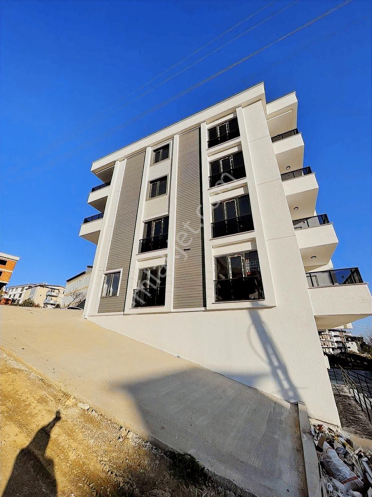 Toplu Konut Bulvarına Yakın Satılık 2+1