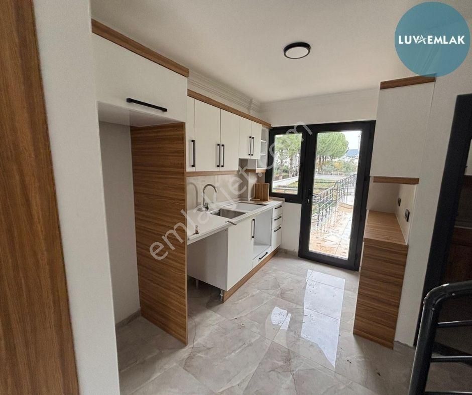Didim Akbük'te Merkezi Konum Müstakil Bahçeli 2+1 Sıfır Villa - Görsel 11