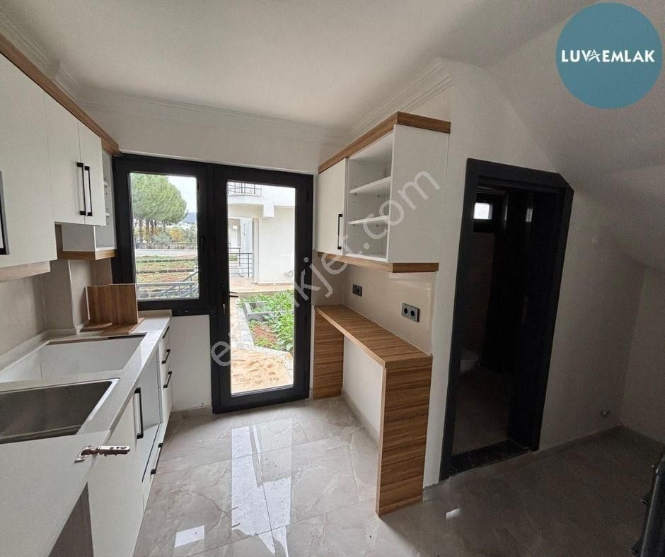 Didim Akbük'te Merkezi Konum Müstakil Bahçeli 2+1 Sıfır Villa - Görsel 12