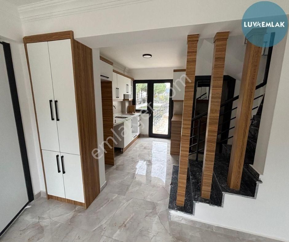 Didim Akbük'te Merkezi Konum Müstakil Bahçeli 2+1 Sıfır Villa - Görsel 10