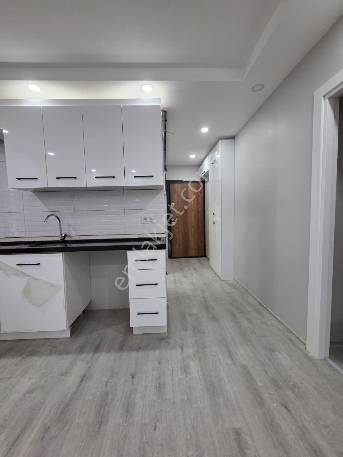 Bahçelievler Merkez'de Sıfır Binada K. Otoparklı 1+1 Daire - Görsel 3