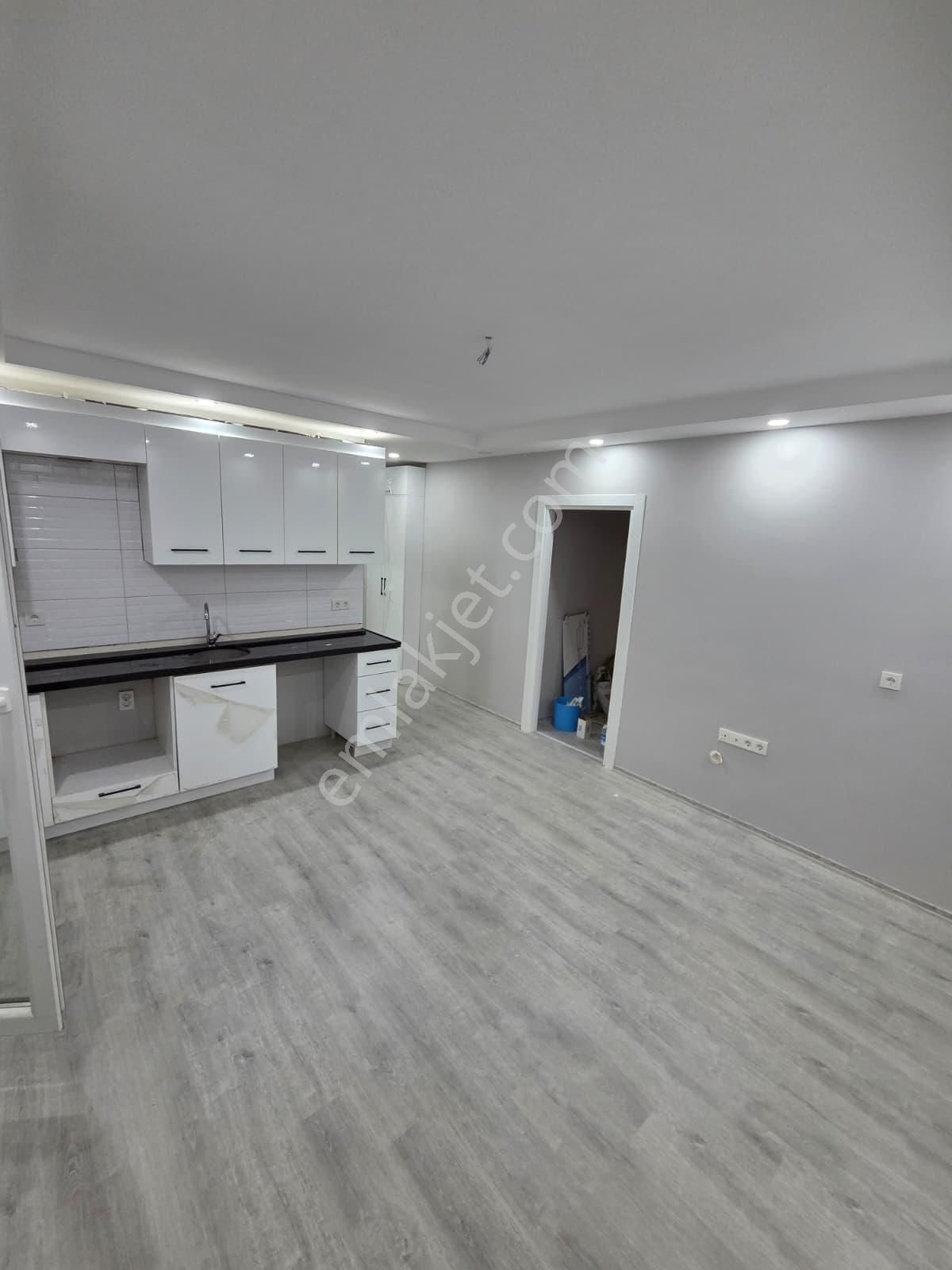 Bahçelievler Merkez'de Sıfır Binada K. Otoparklı 1+1 Daire - Görsel 2