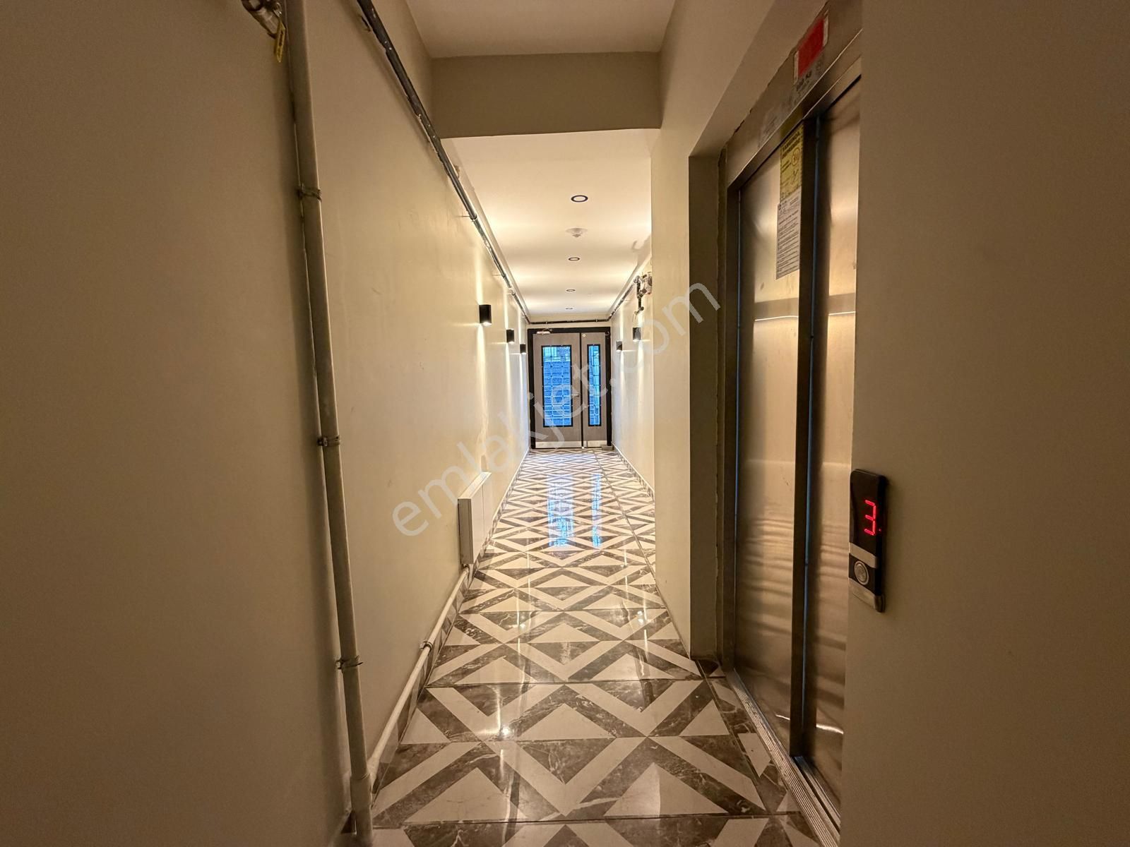Bahçelievler Merkez'de Sıfır Binada K. Otoparklı 1+1 Daire - Görsel 10