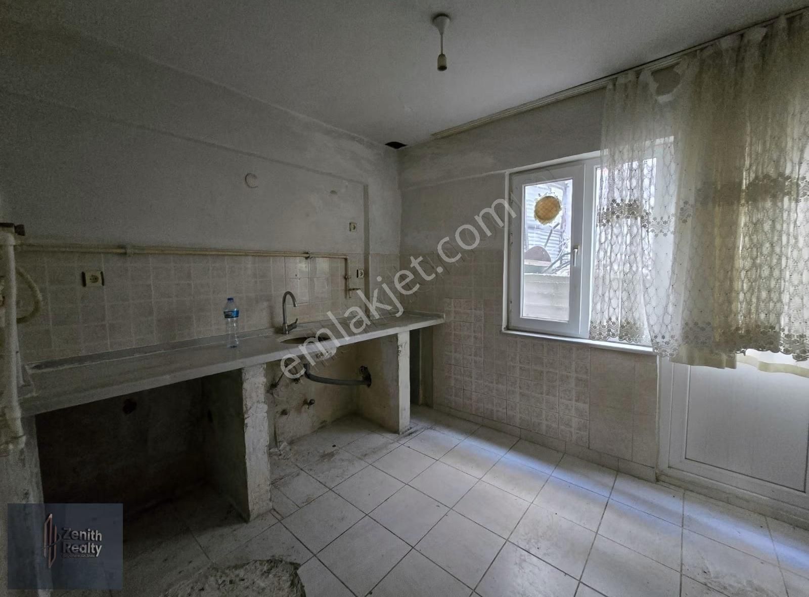 Üçevler Mahallesinde 2 Katlı Müstakil Bina - Görsel 6