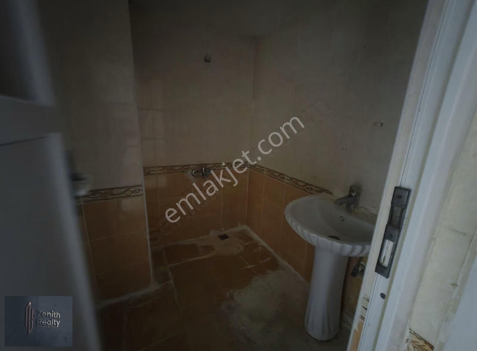 Üçevler Mahallesinde 2 Katlı Müstakil Bina - Görsel 13