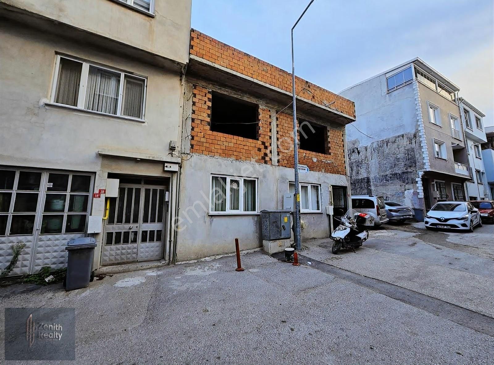 Üçevler Mahallesinde 2 Katlı Müstakil Bina - Görsel 32