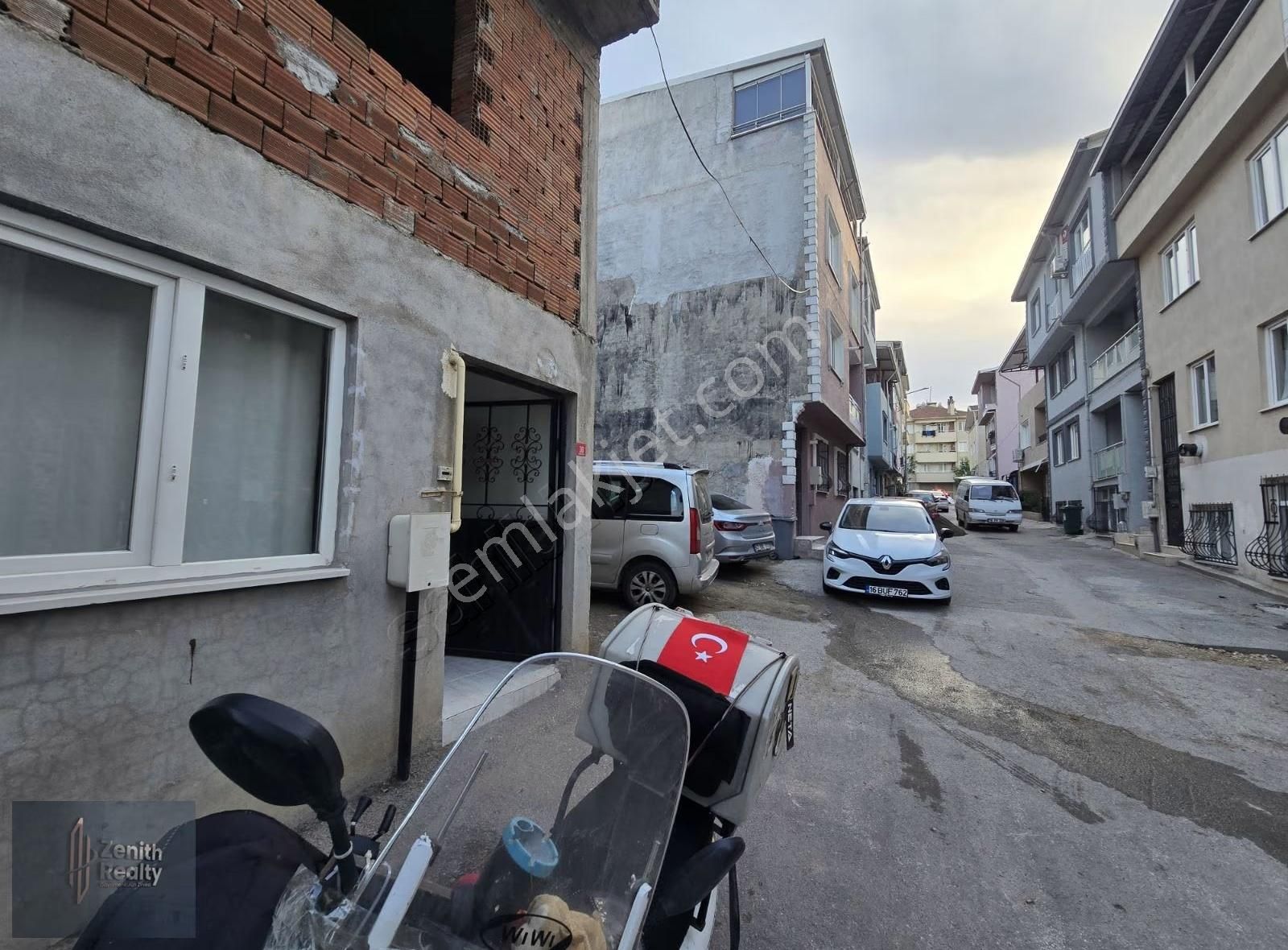 Üçevler Mahallesinde 2 Katlı Müstakil Bina - Görsel 3