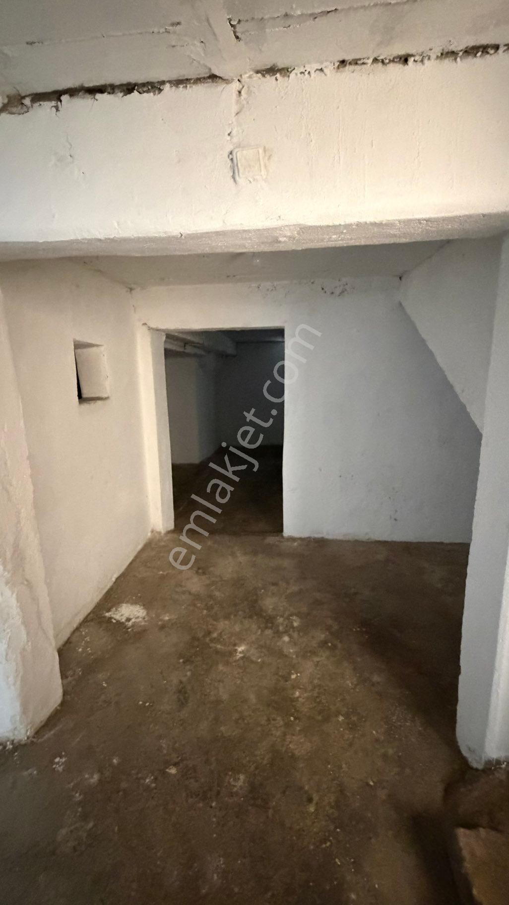 Türe Gayrimenkulden Silifke Çarşı Merkezde Satılık Dükkan Cadde Üstünde - Görsel 5