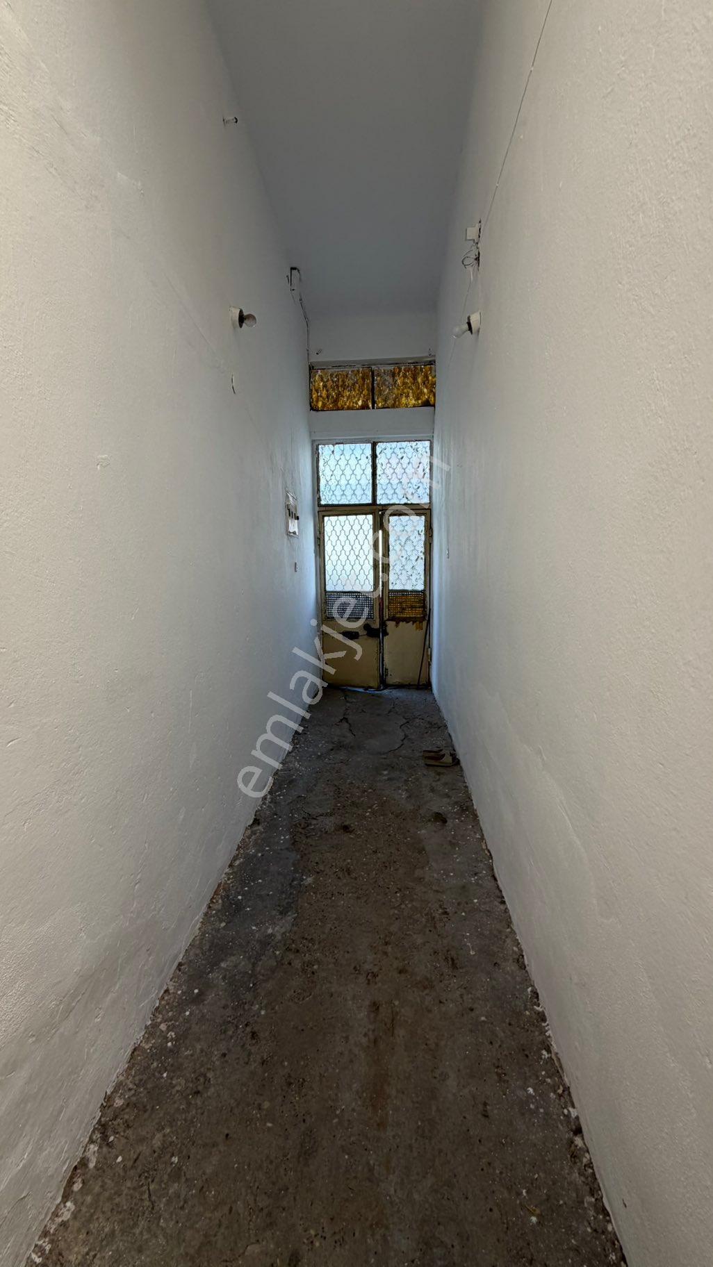 Türe Gayrimenkulden Silifke Çarşı Merkezde Satılık Dükkan Cadde Üstünde - Görsel 17