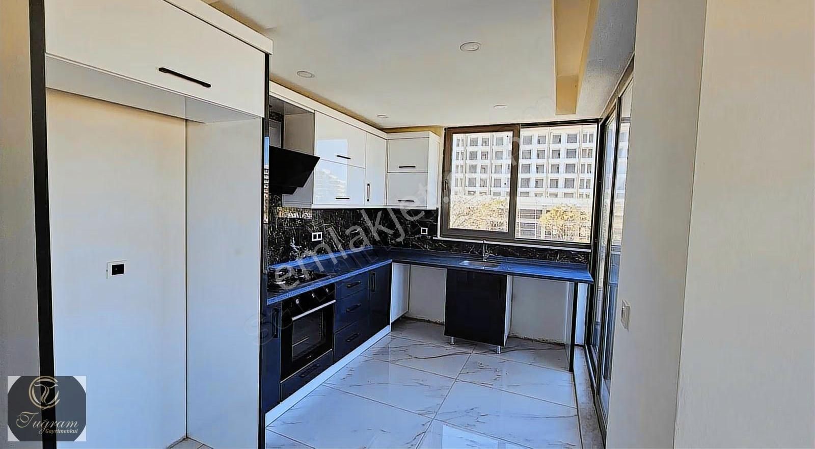 Altıntaş Mahallesinde Şık Tasarım Acil Satılık Daire!!!