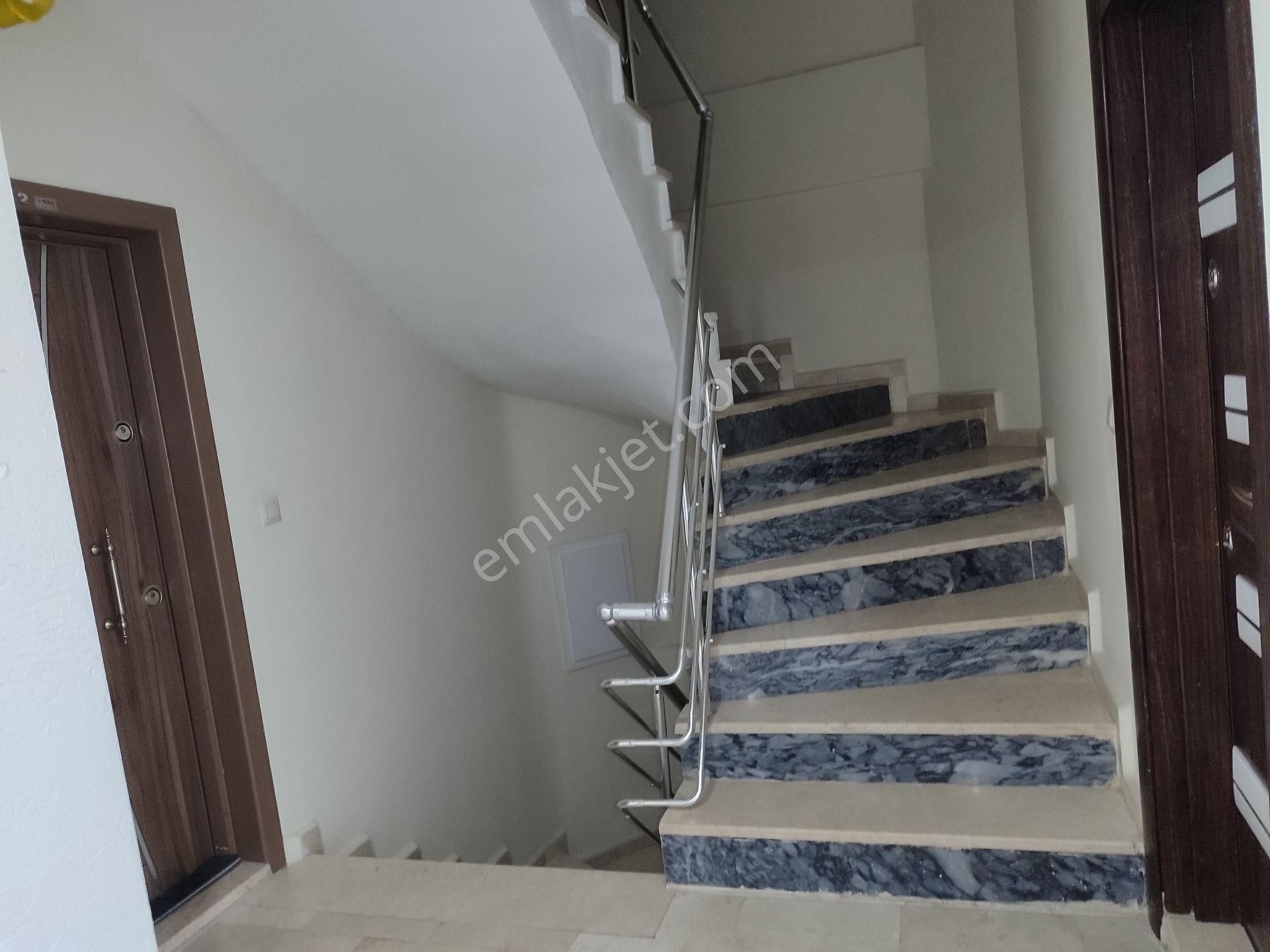 Asel'den Laleli Cafeler Sokağı 1+1 Çift Kat Ofis Ve 2 Adet 1+1 - Görsel 23