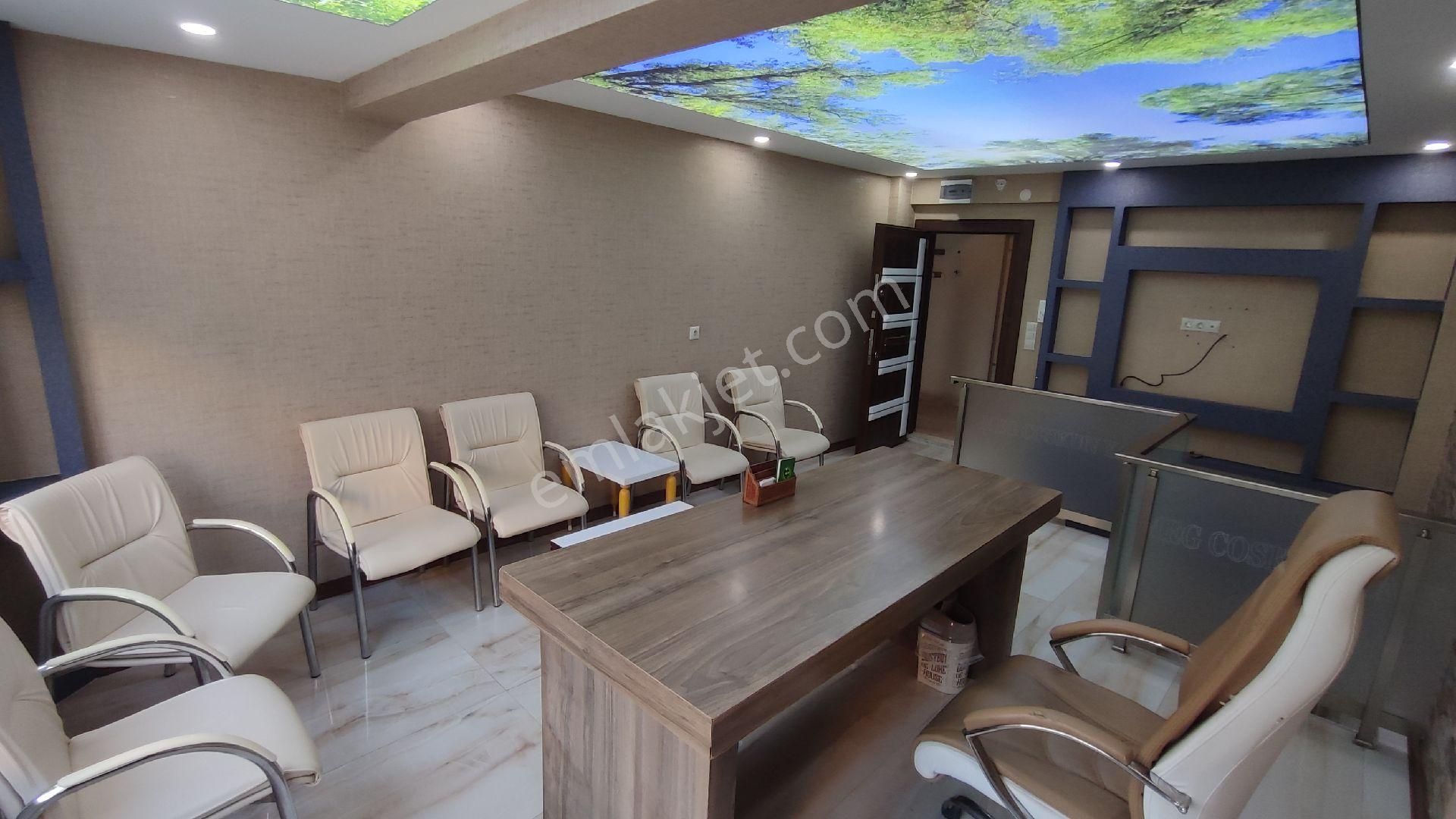 Asel'den Laleli Cafeler Sokağı 1+1 Çift Kat Ofis Ve 2 Adet 1+1