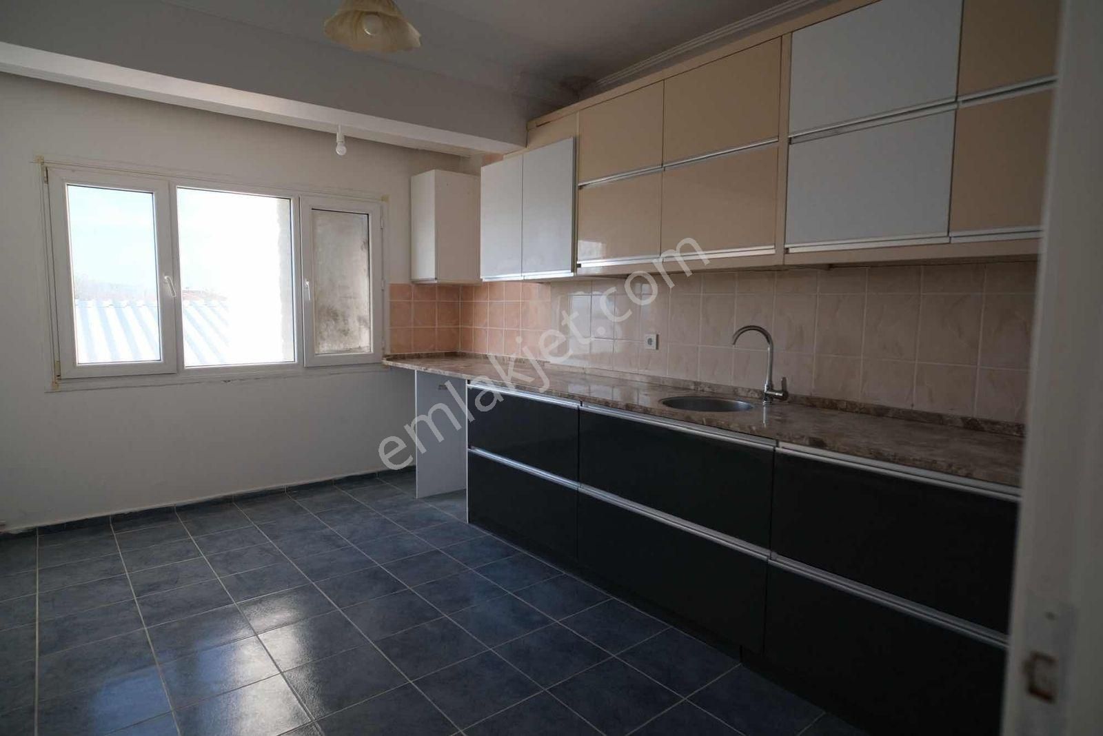 Kuşçular Ana Cadde Üzeri Kiralık Daire