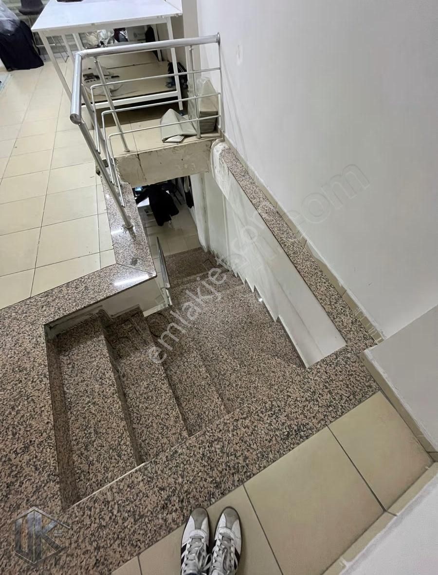 Uğur Gayrimenkul'den Gazi Mahallesi'nde Satılık Depolu Dükkan - Görsel 2