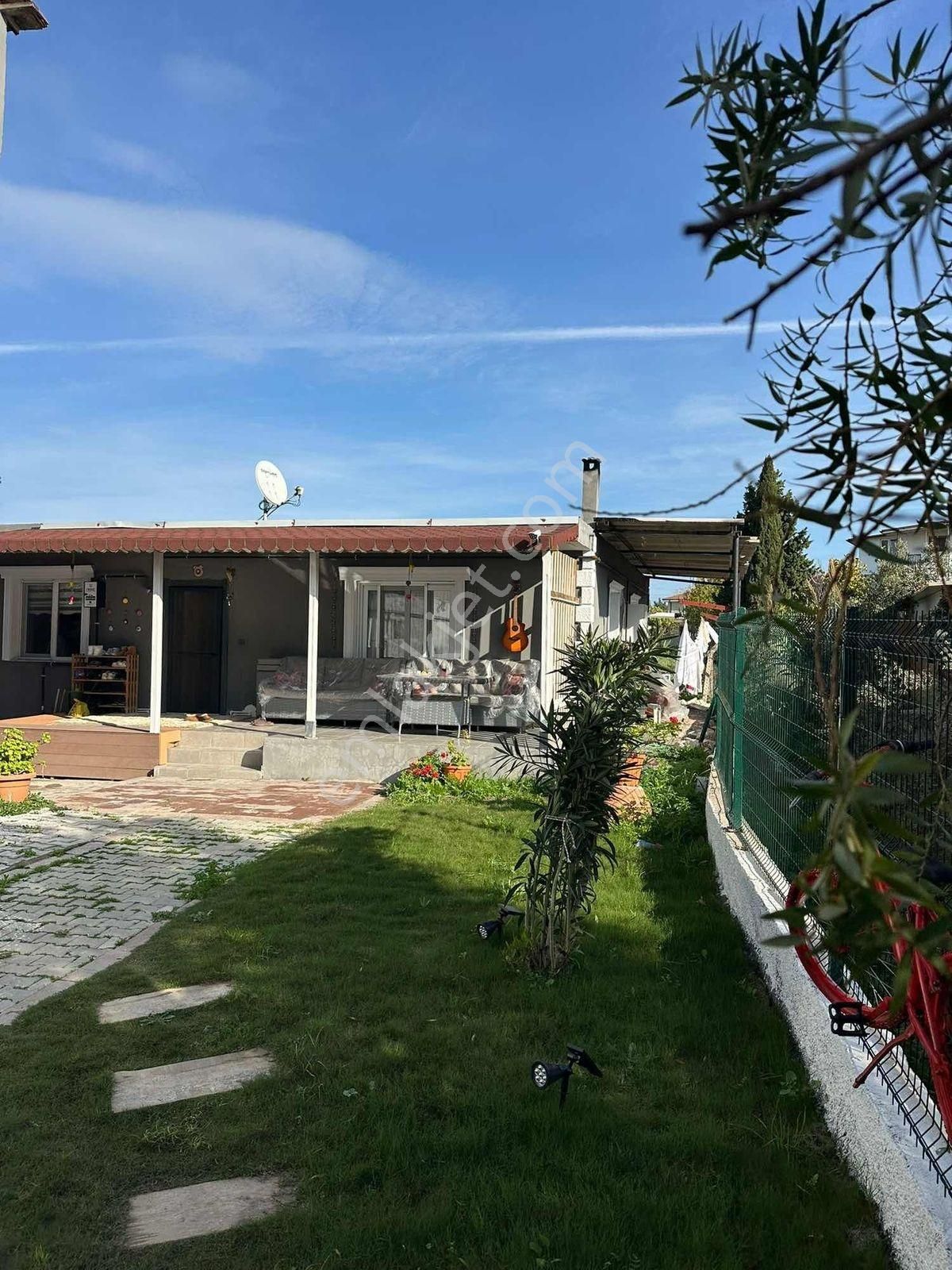 Kuşçularda Merkezi Konumda İçinde Ev Olan Arsa - Görsel 4